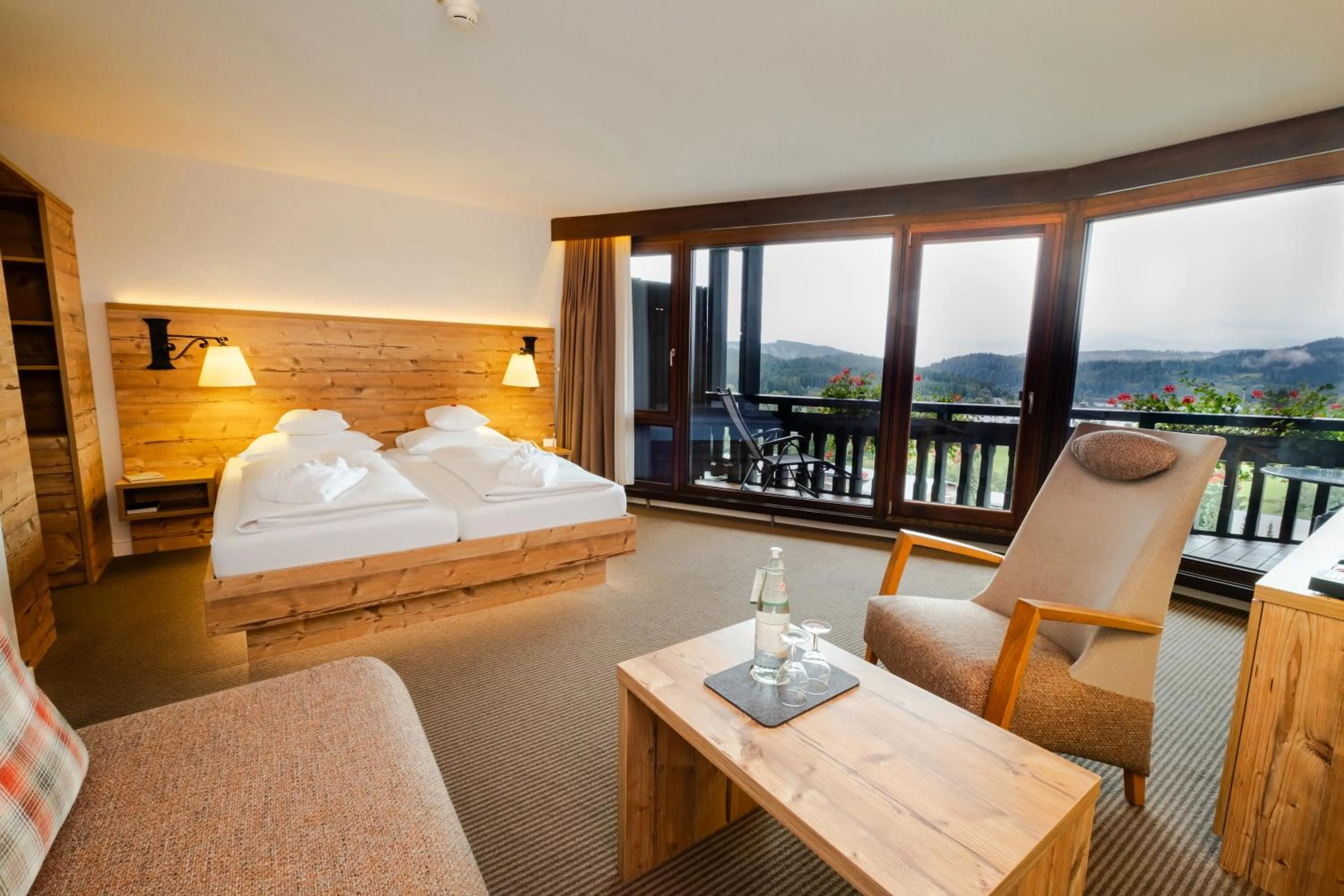 View (from property/room), Bed in Hotel Vier Jahreszeiten am Schluchsee