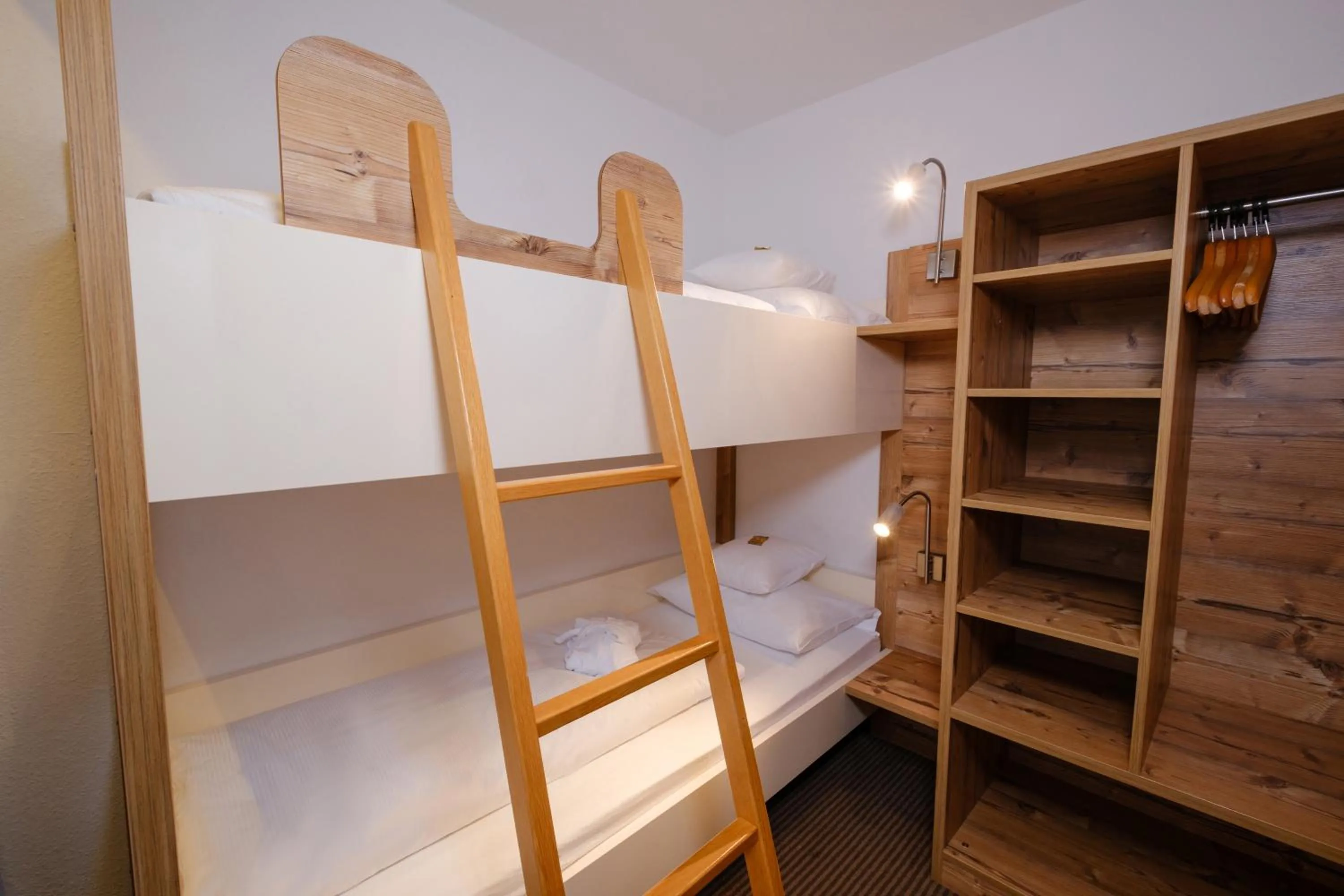 bunk bed, Bed in Hotel Vier Jahreszeiten am Schluchsee