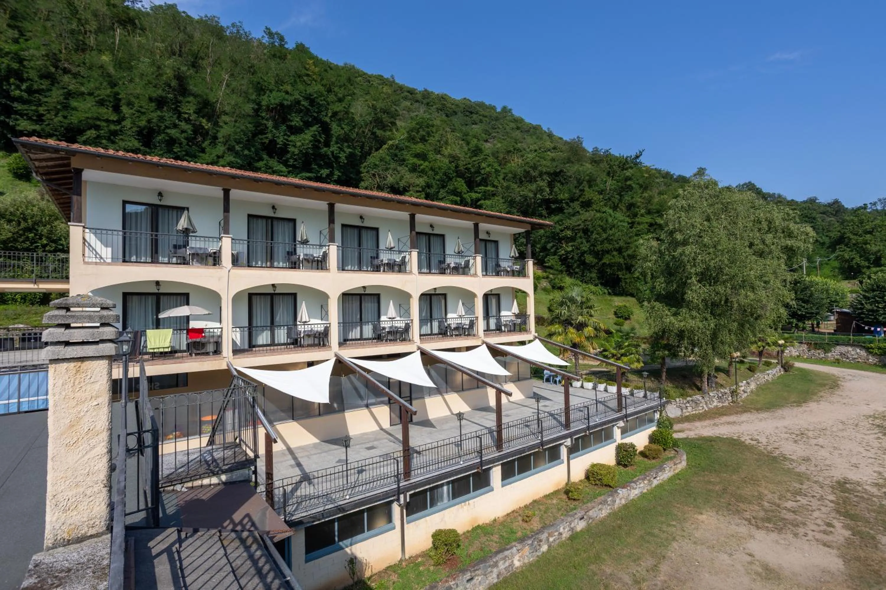 Property building in Hotel Fontaine Bleue