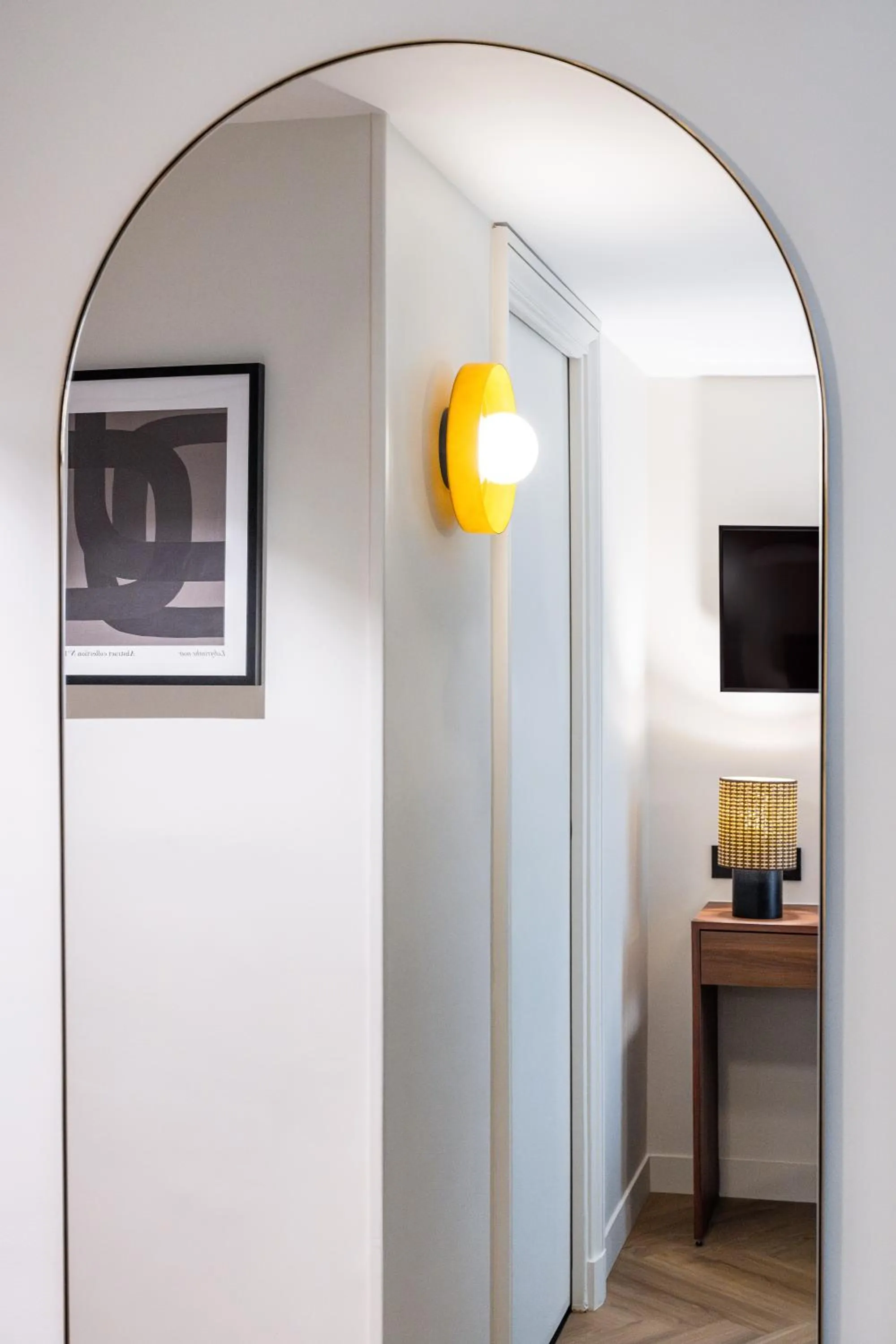 TV and multimedia in Hotel Elysée Secret