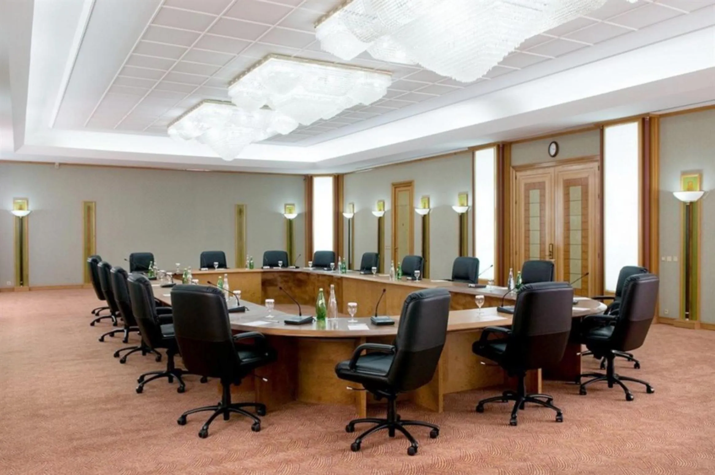 Business facilities in King Fahd Palace Hotel