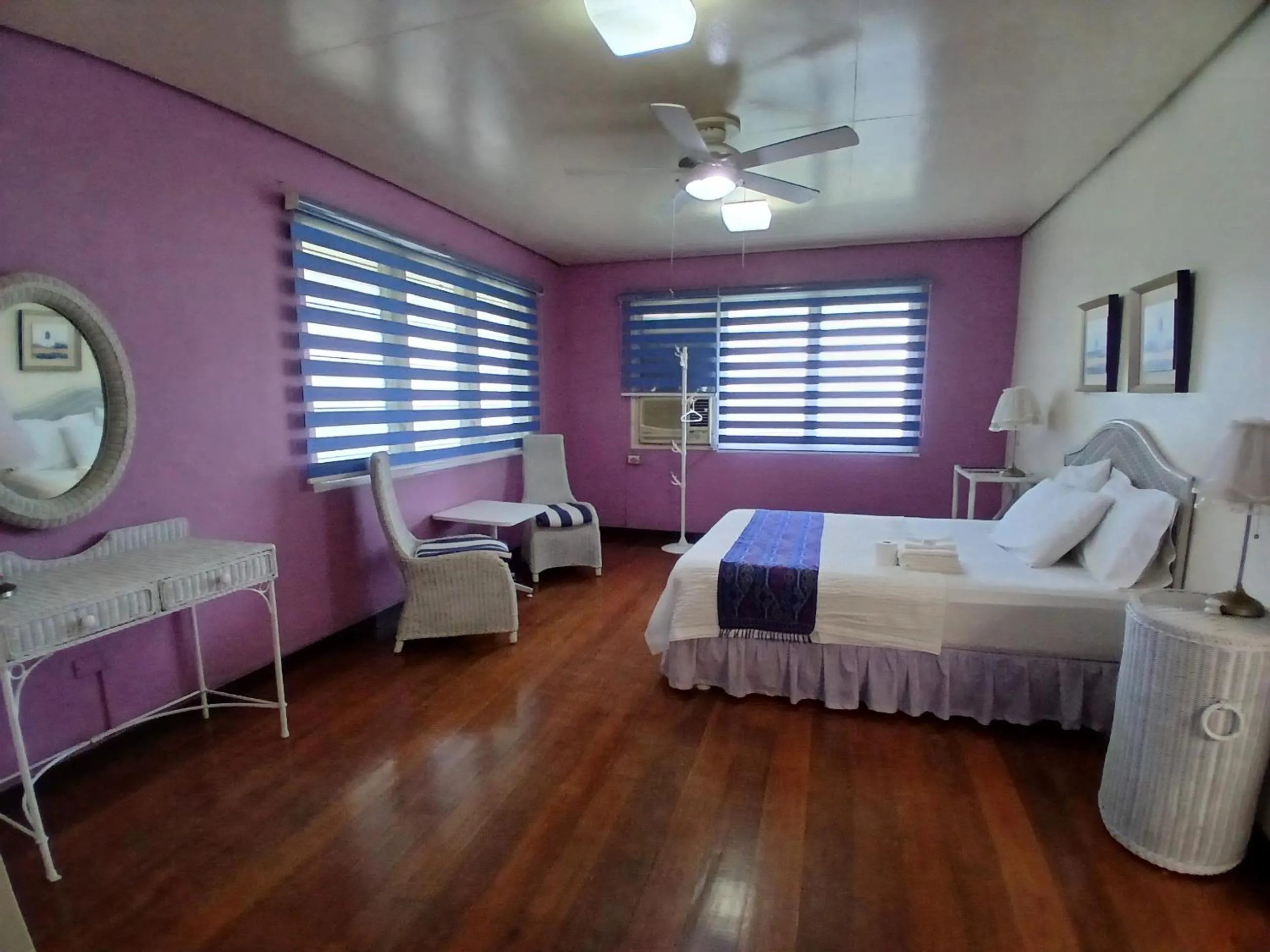 Photo of the whole room, Bed in Casa Joaquin BnB