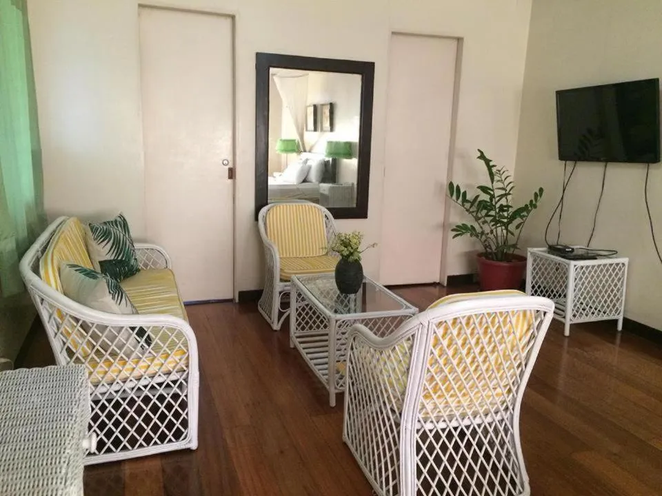 Communal lounge/ TV room in Casa Joaquin BnB