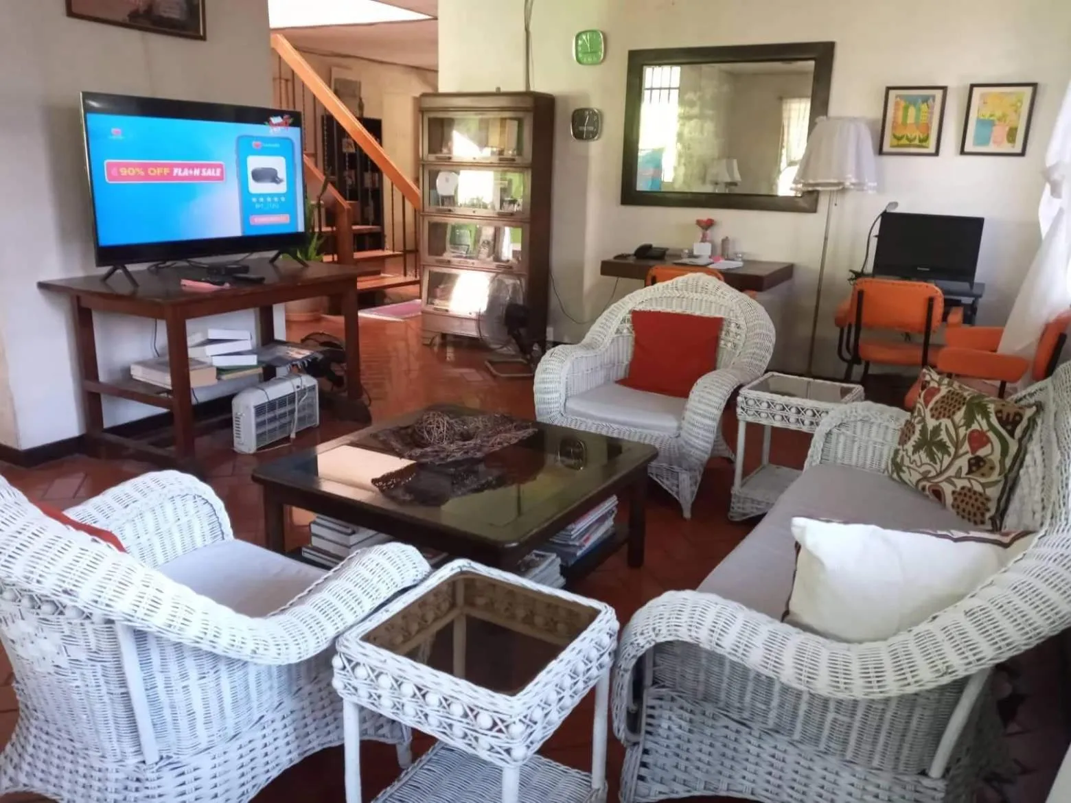 Communal lounge/ TV room in Casa Joaquin BnB