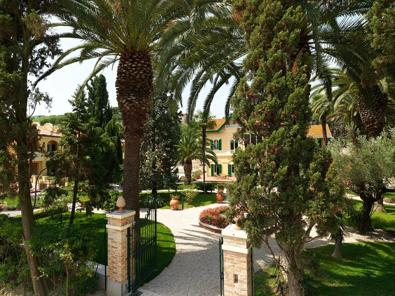 Day in Villa Rosella Resort