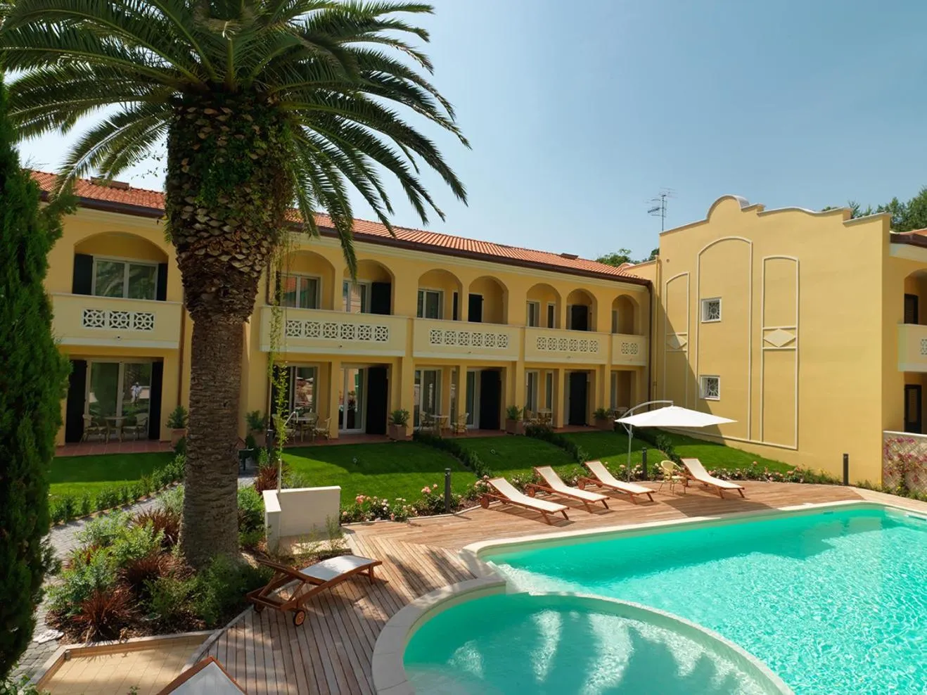 Property building in Villa Rosella Resort