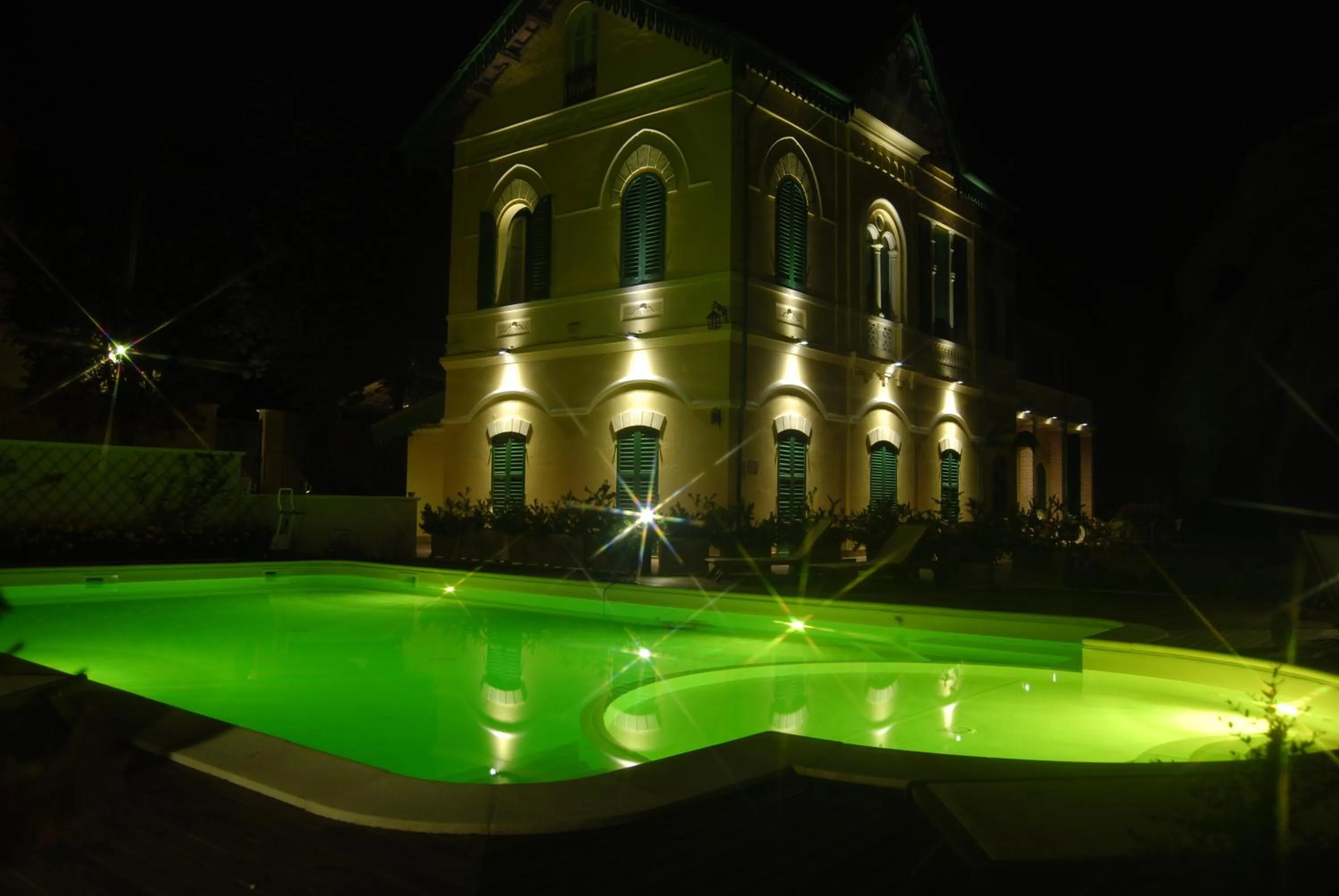 Property building in Villa Rosella Resort