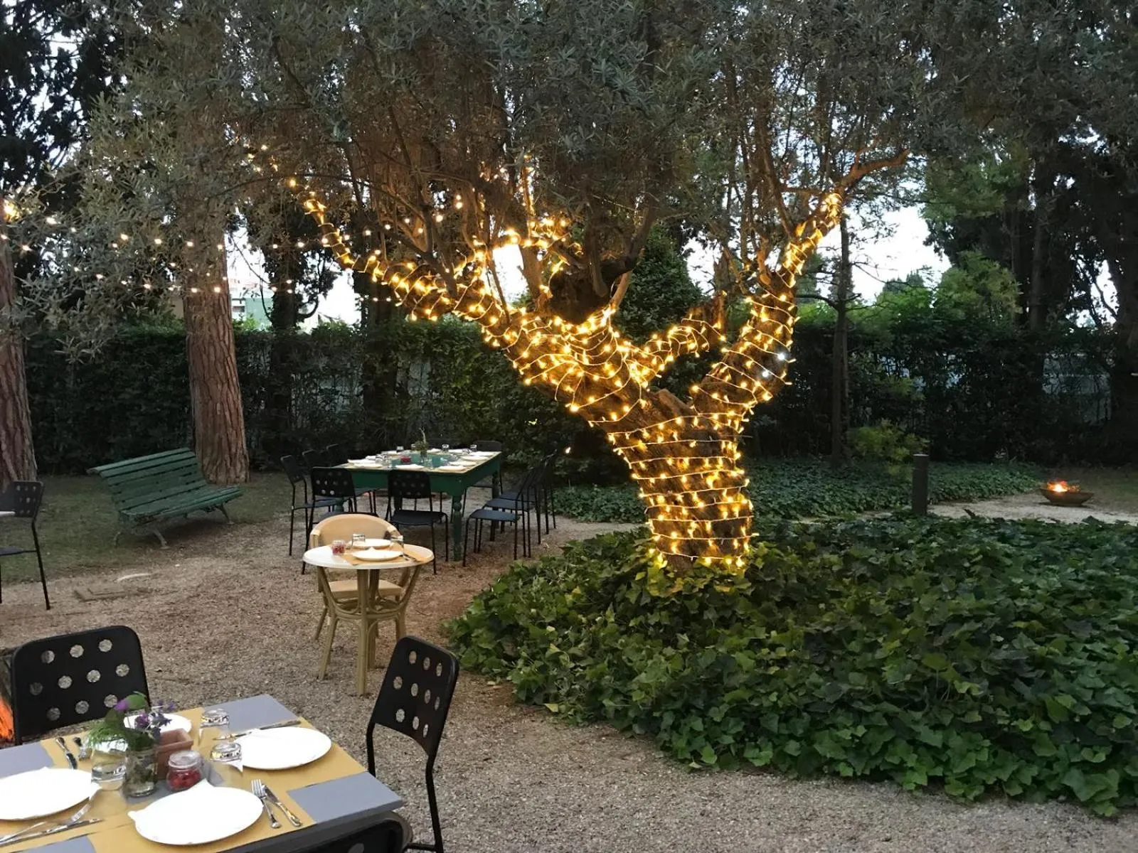 Restaurant/places to eat in Villa Rosella Resort