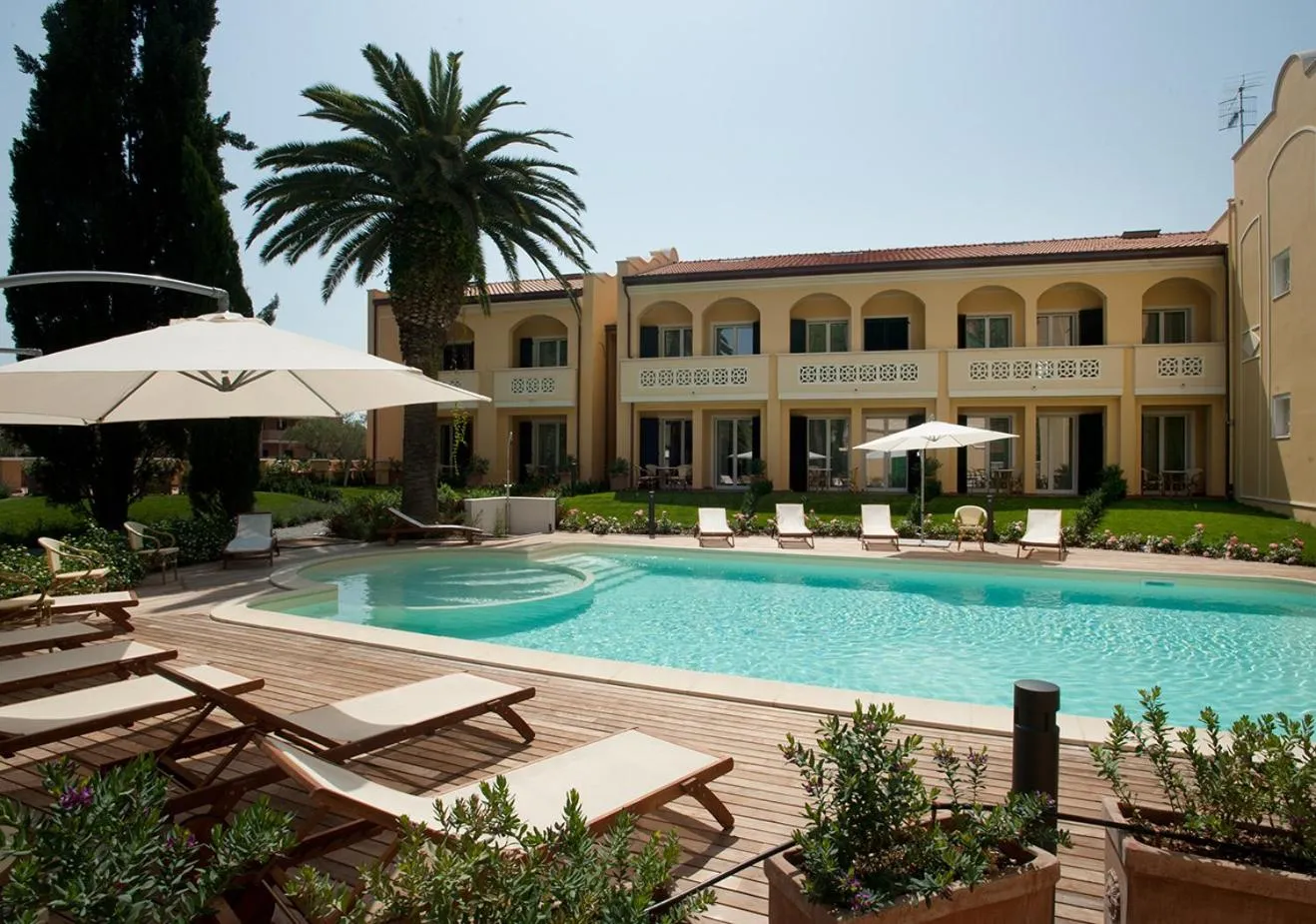 Property building in Villa Rosella Resort