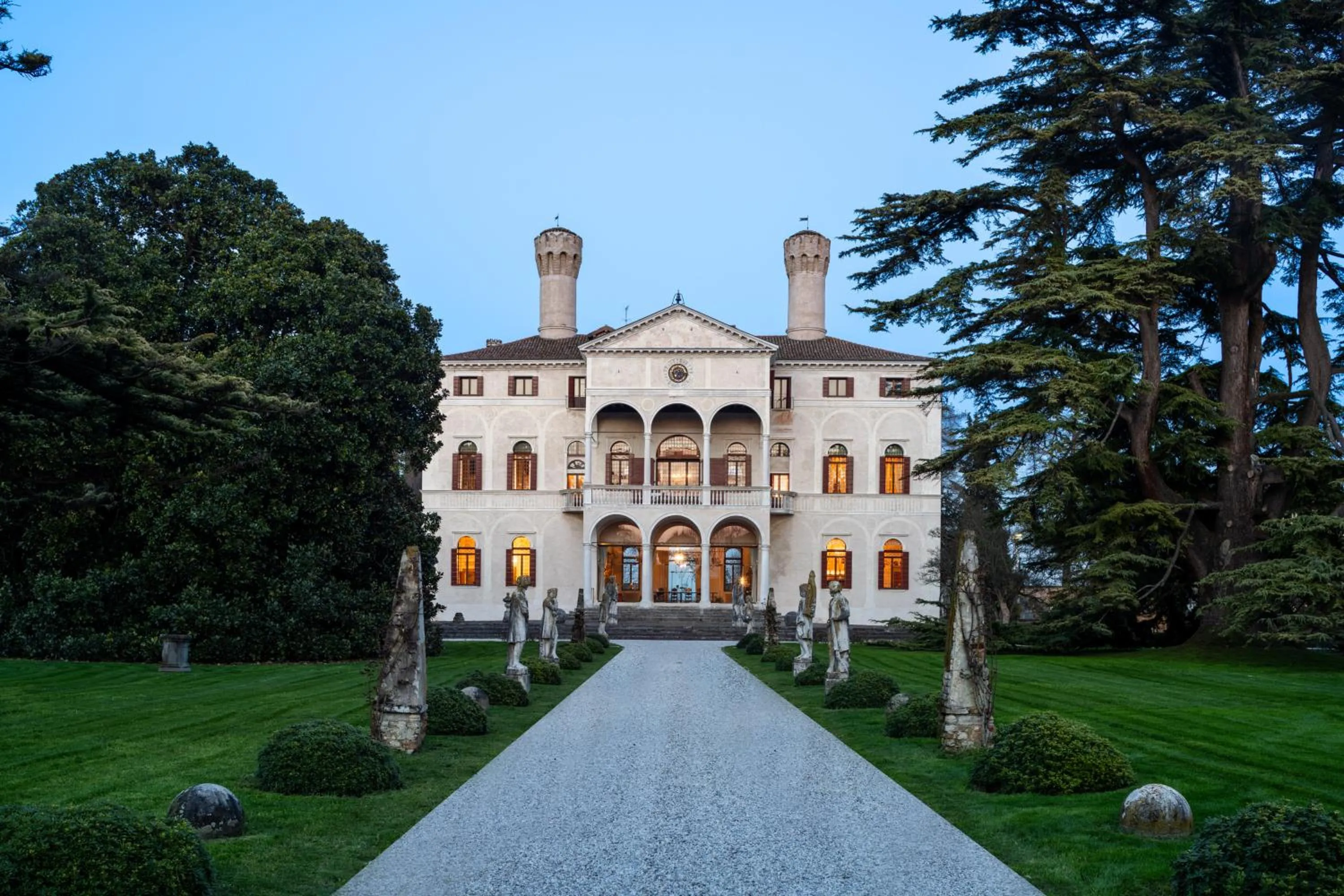 Property building in Castello di Roncade
