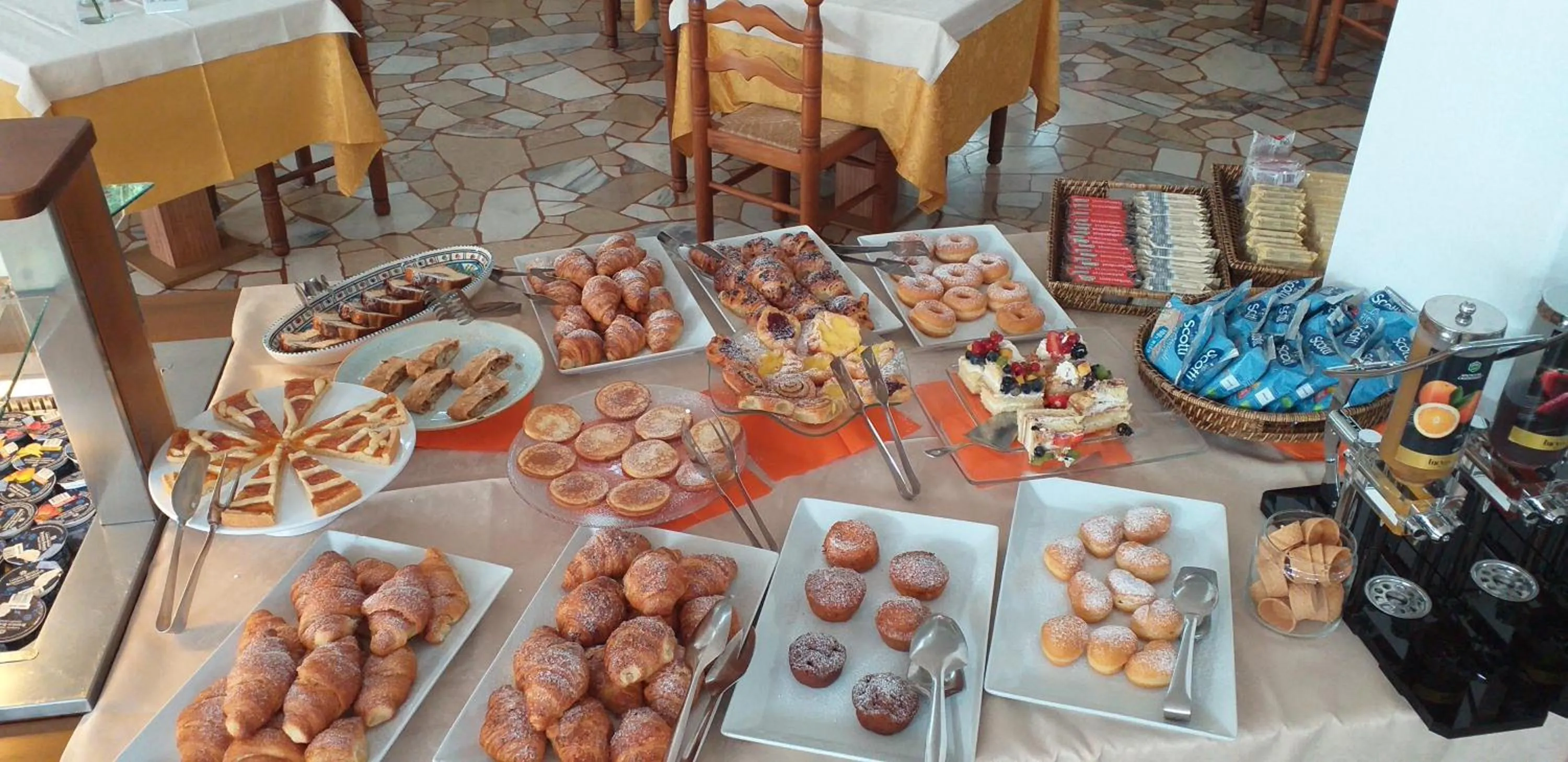 Buffet breakfast in Hotel San Marco