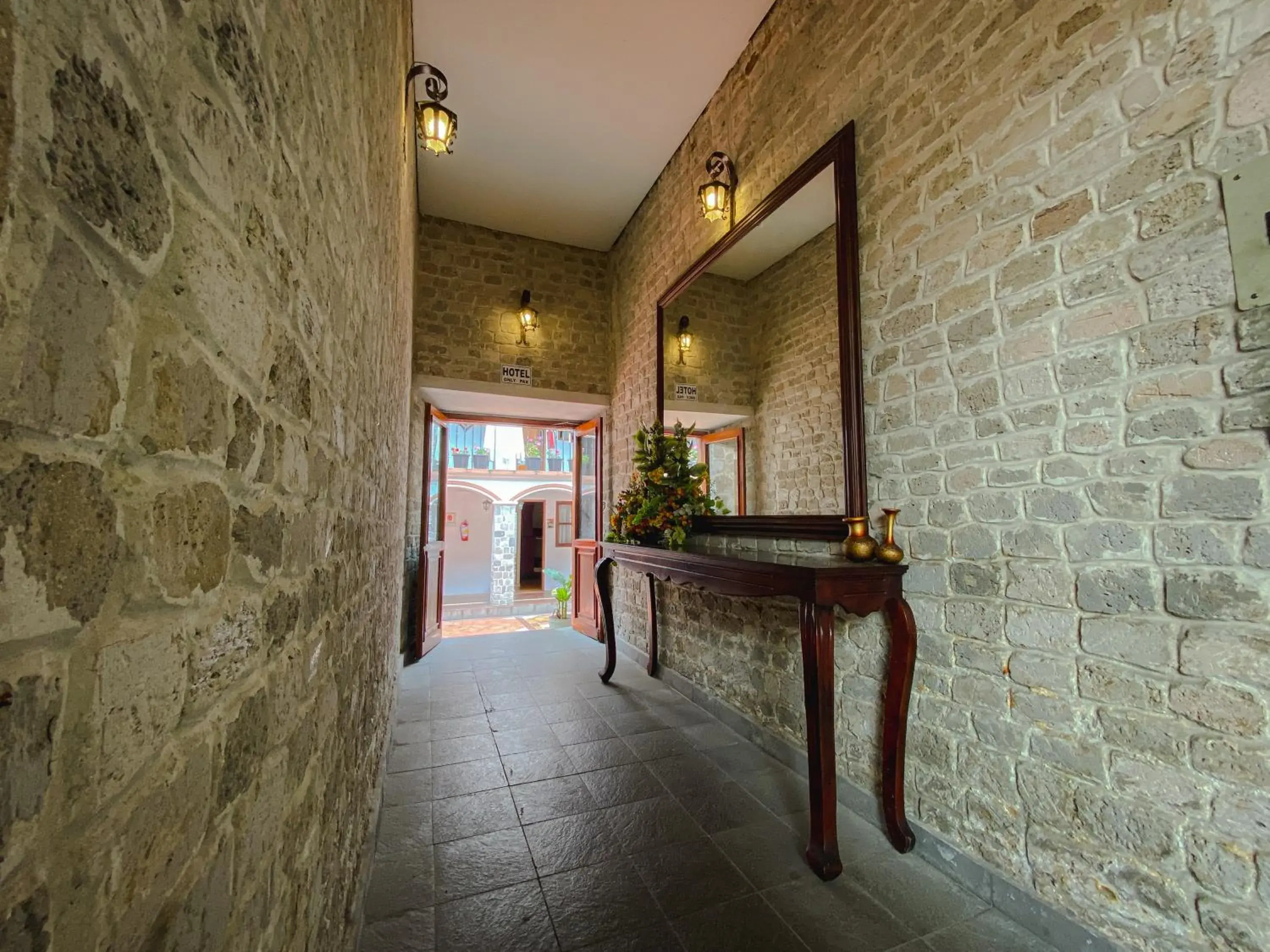 Queen Room with Two Queen Beds in Golden Rest Latacunga Queen Room with Two Queen Beds in Golden Rest Latacunga