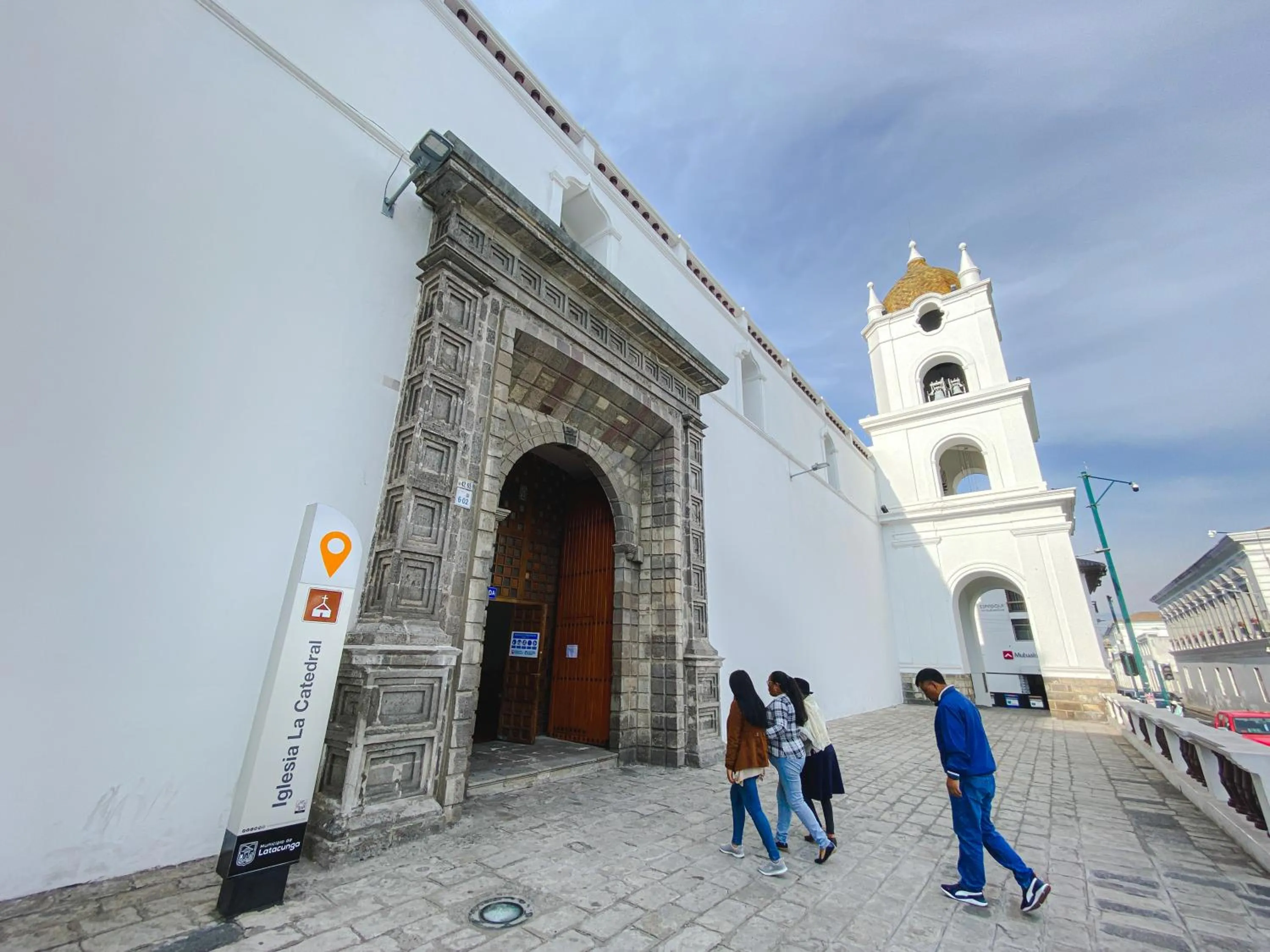 Day in Villa de Tacvnga Hotel