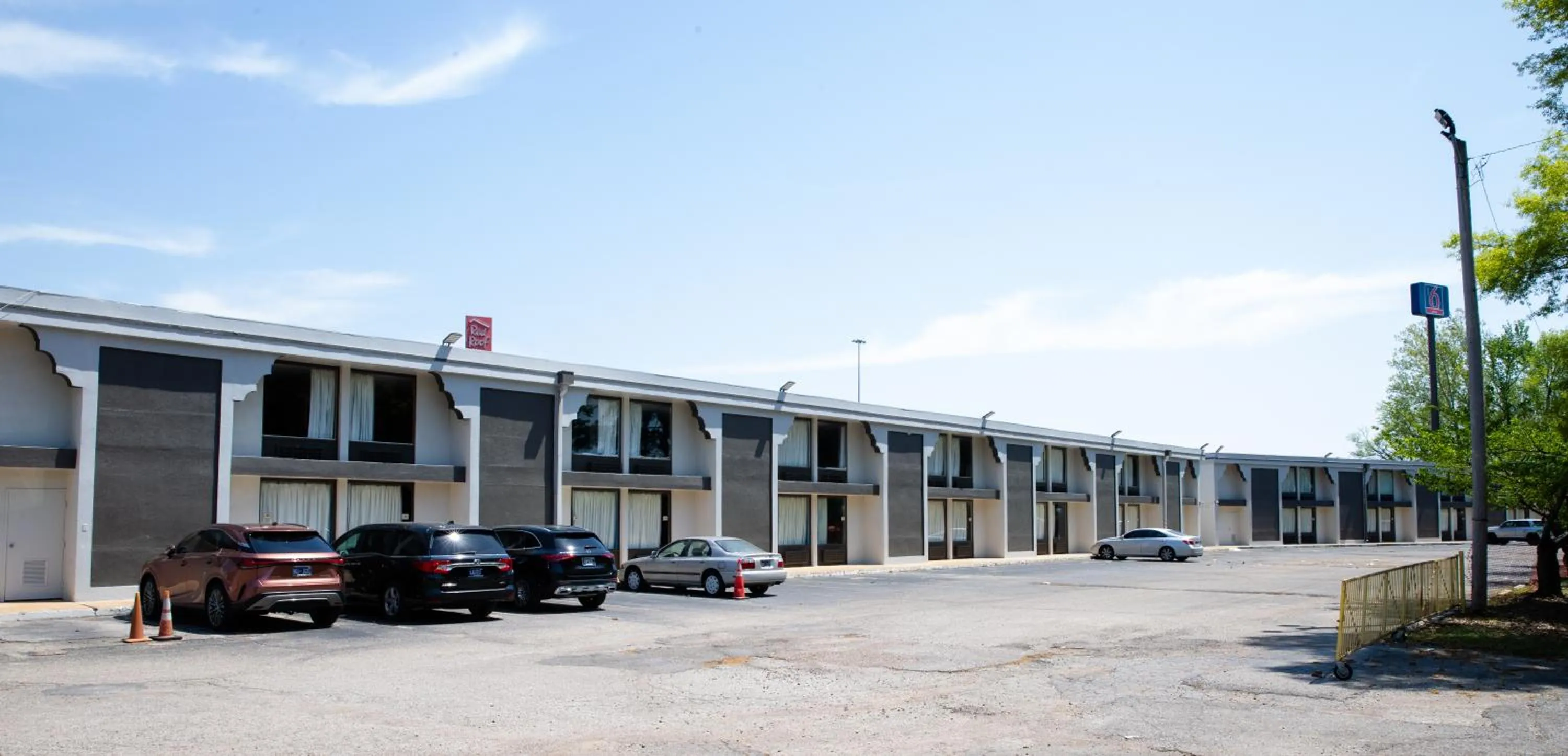 Property building in Studio 6 Suites Memphis, TN East Memphis