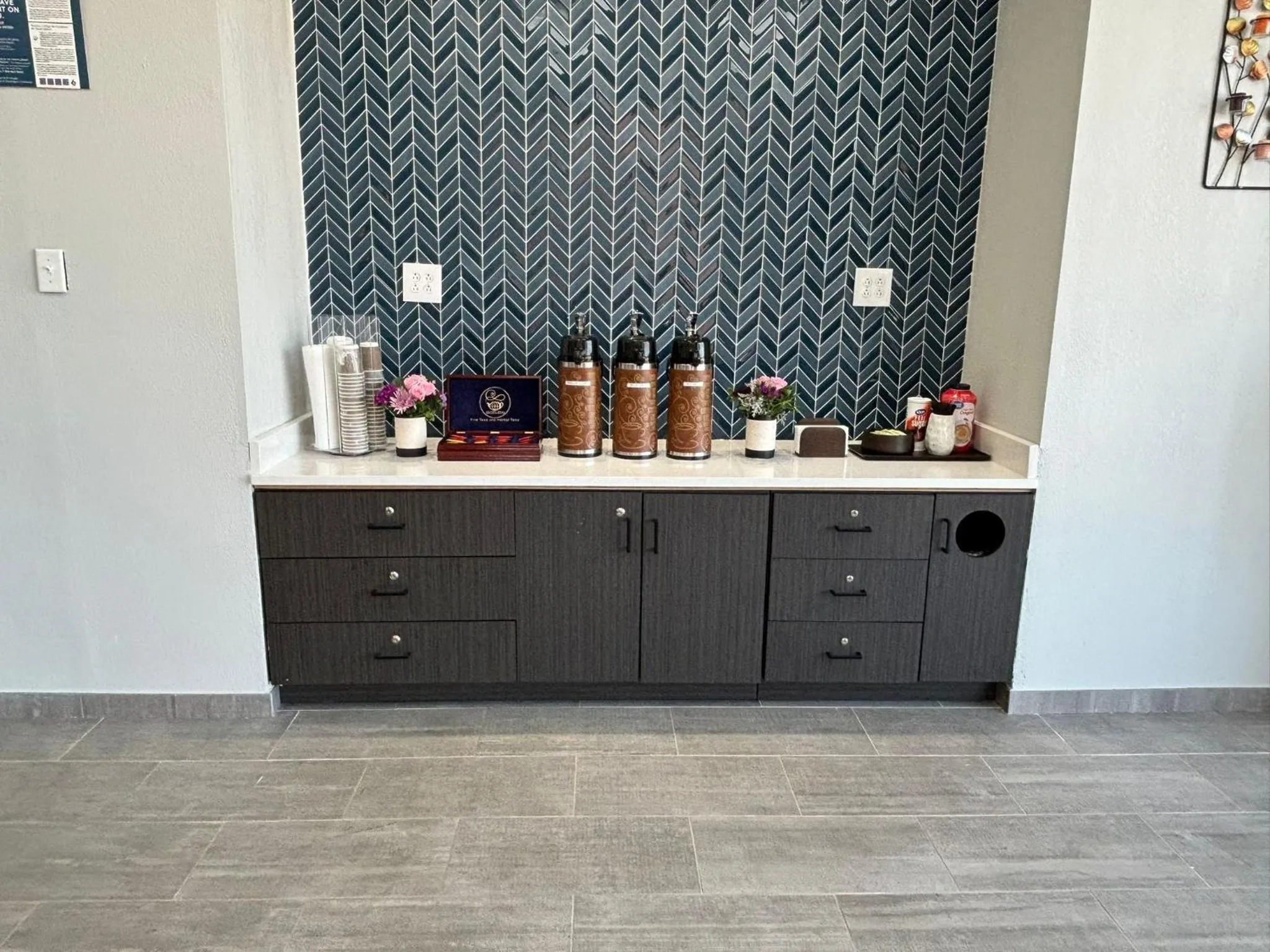 Coffee/tea facilities in Studio 6 Suites Memphis, TN East Memphis