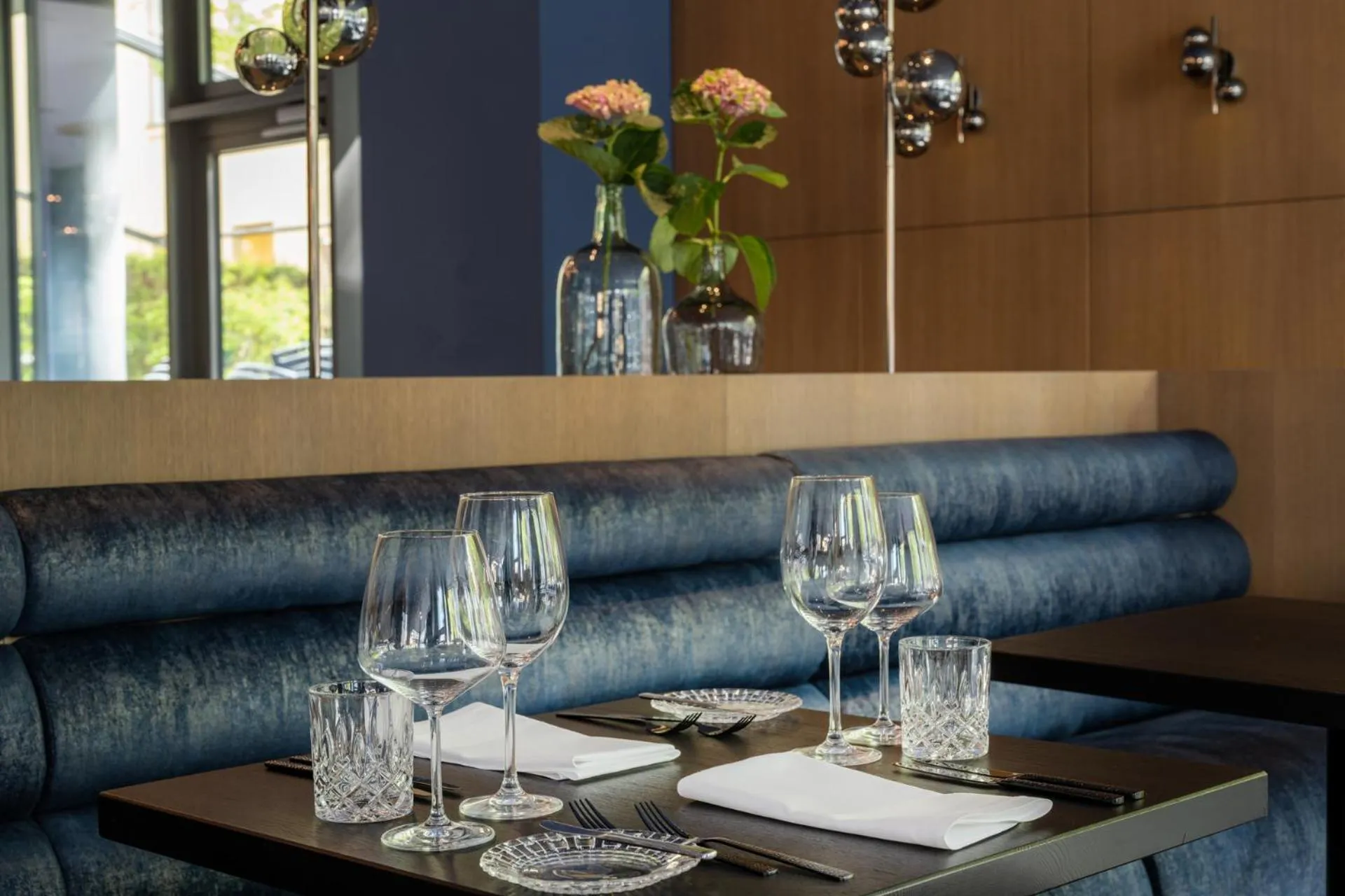 Restaurant/places to eat in June Six Hotel Berlin City West