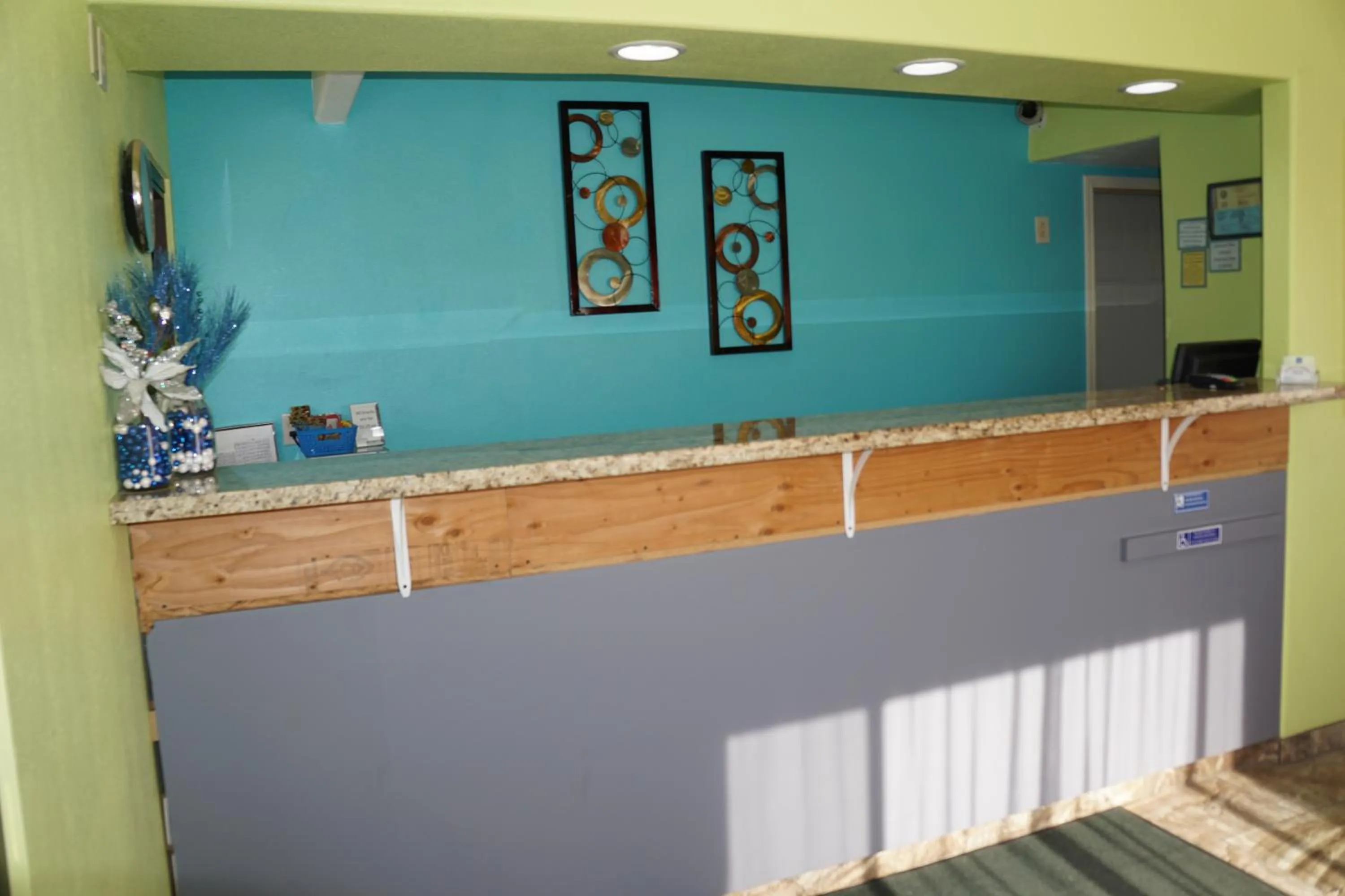 Lobby or reception in Apex Inn