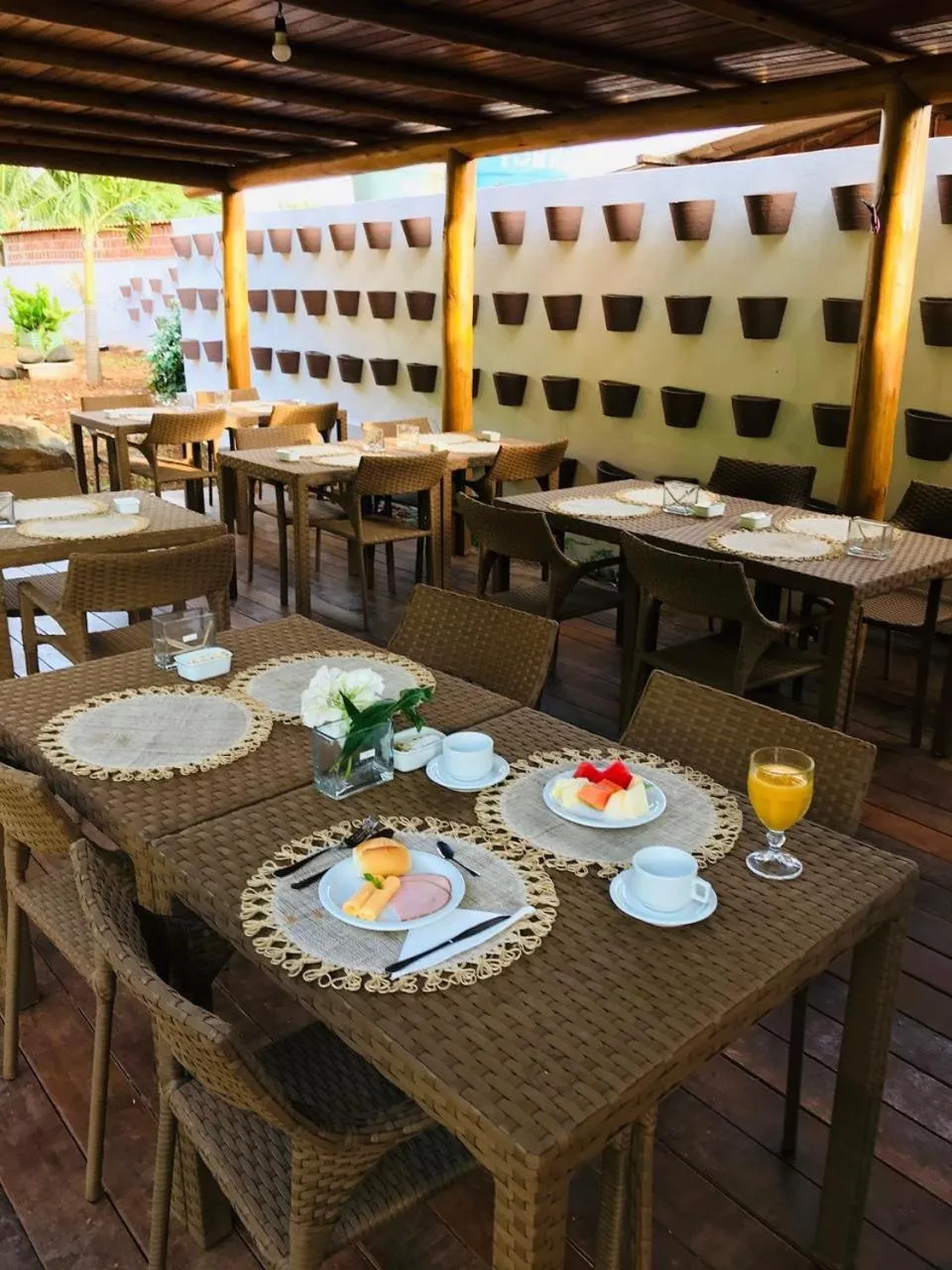 Restaurant/places to eat in Pousada Recanto