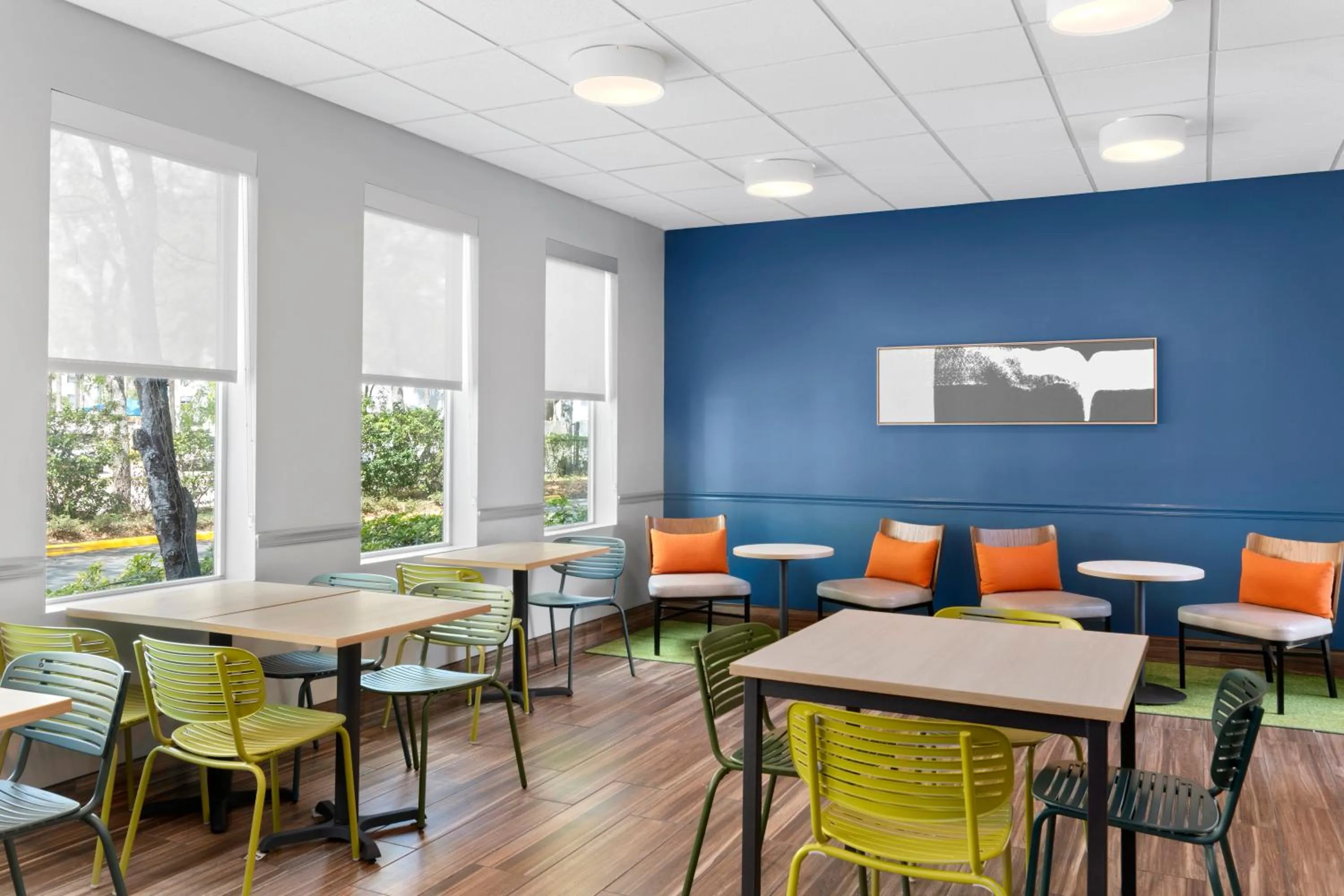 Seating area in Best Western Orlando Theme Parks