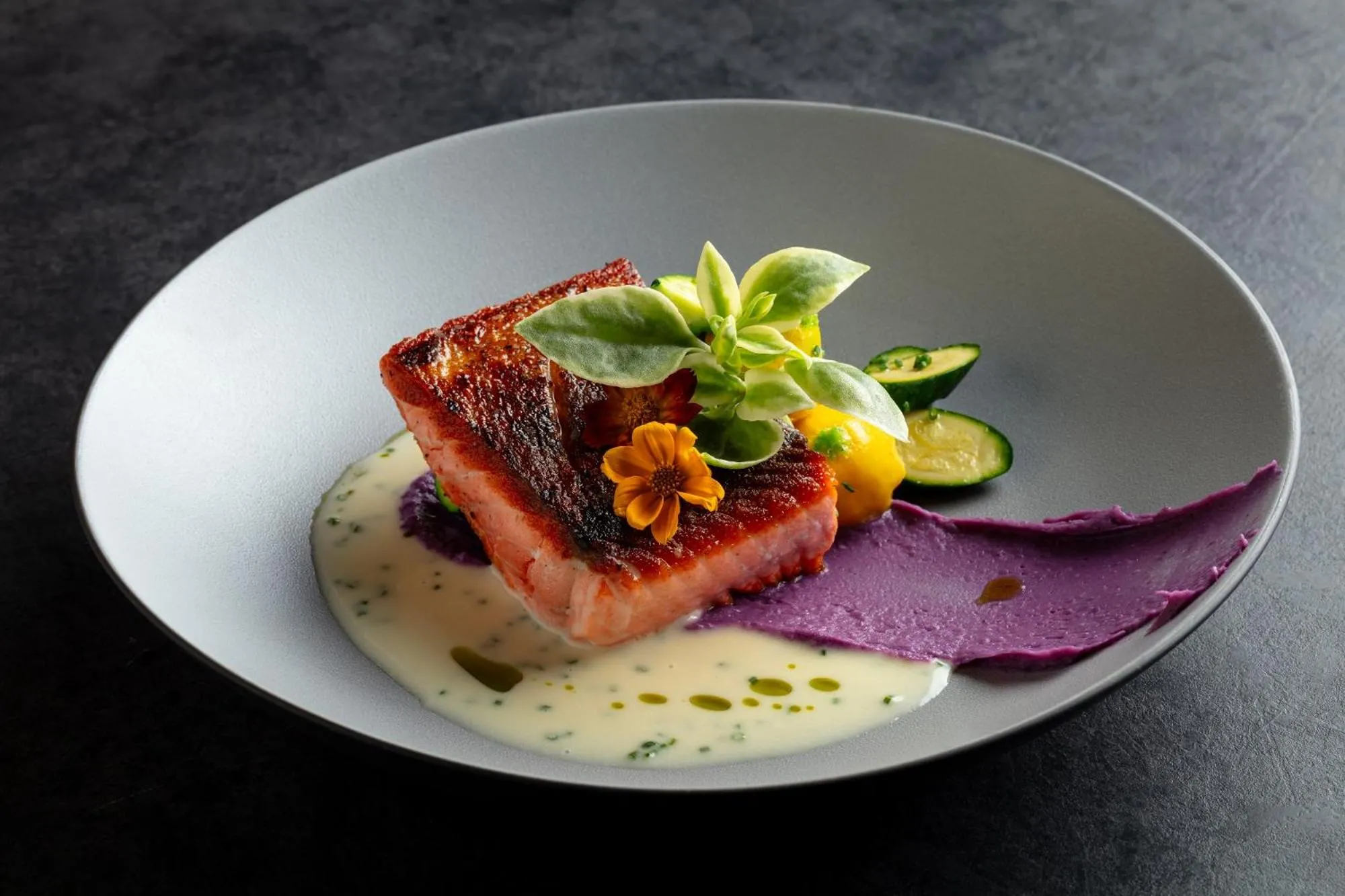 Restaurant/places to eat in The Waterfront Beach Resort, A Hilton Hotel