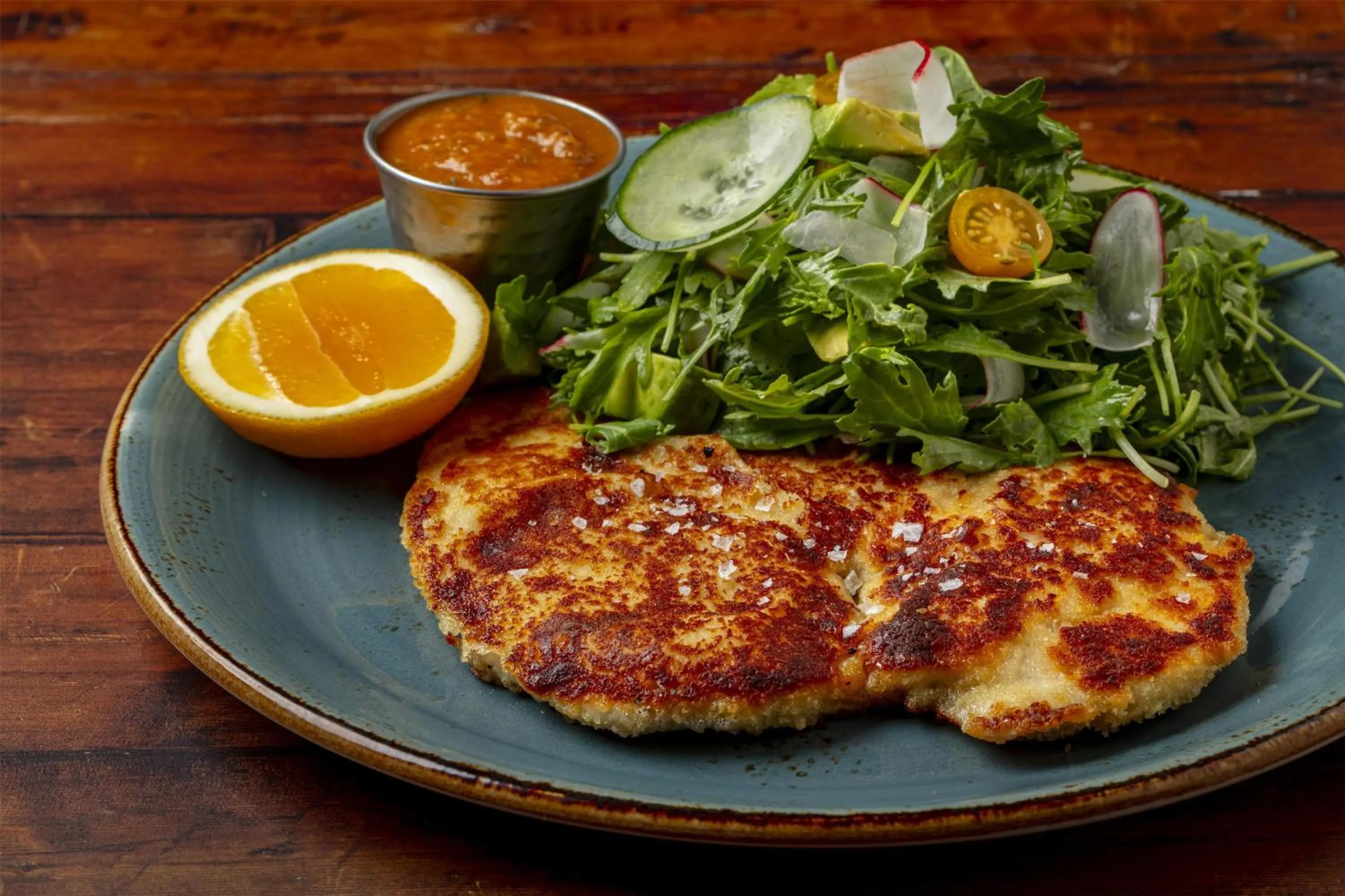 Lounge or bar in The Waterfront Beach Resort, A Hilton Hotel
