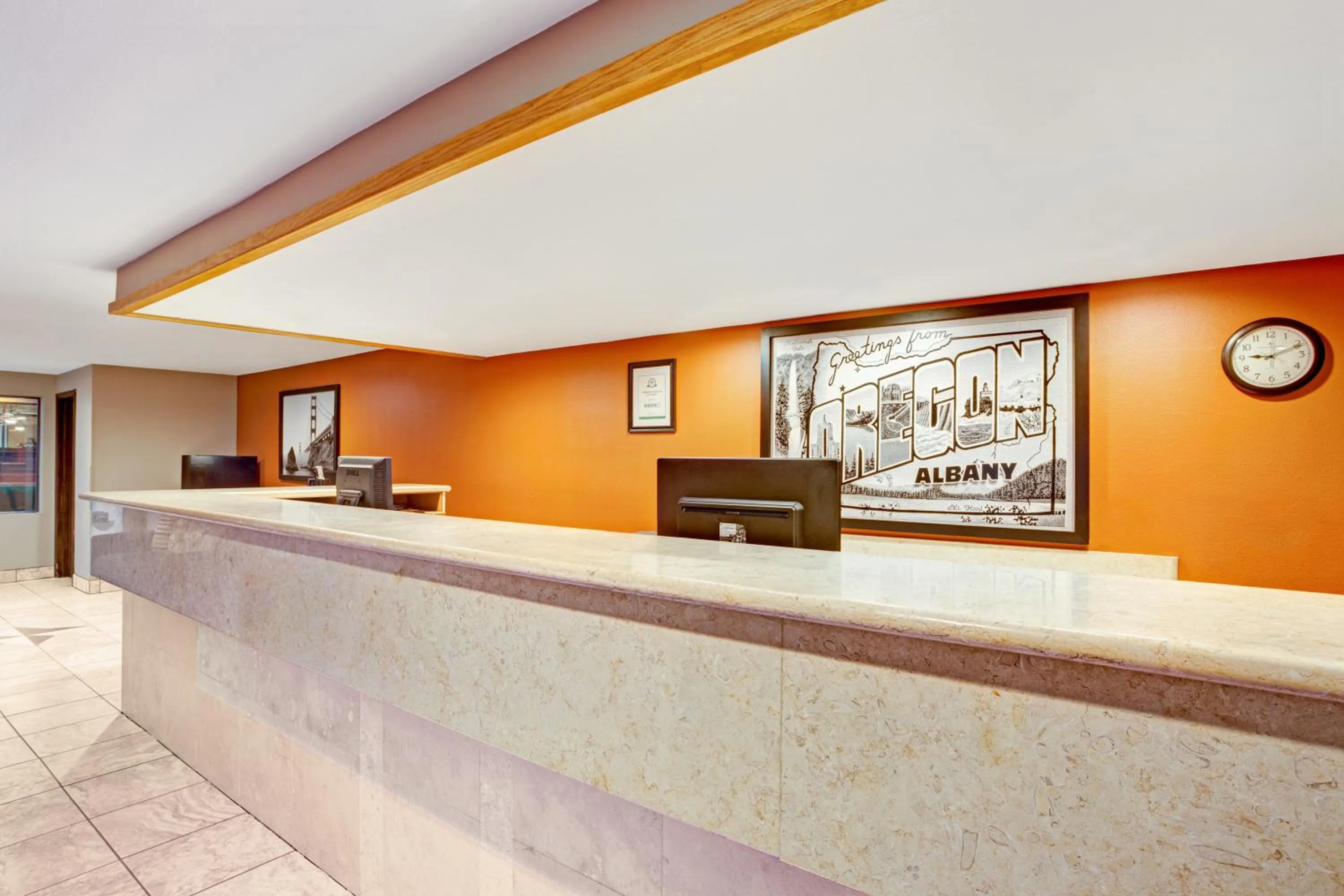 Lobby or reception in Super 8 by Wyndham Albany