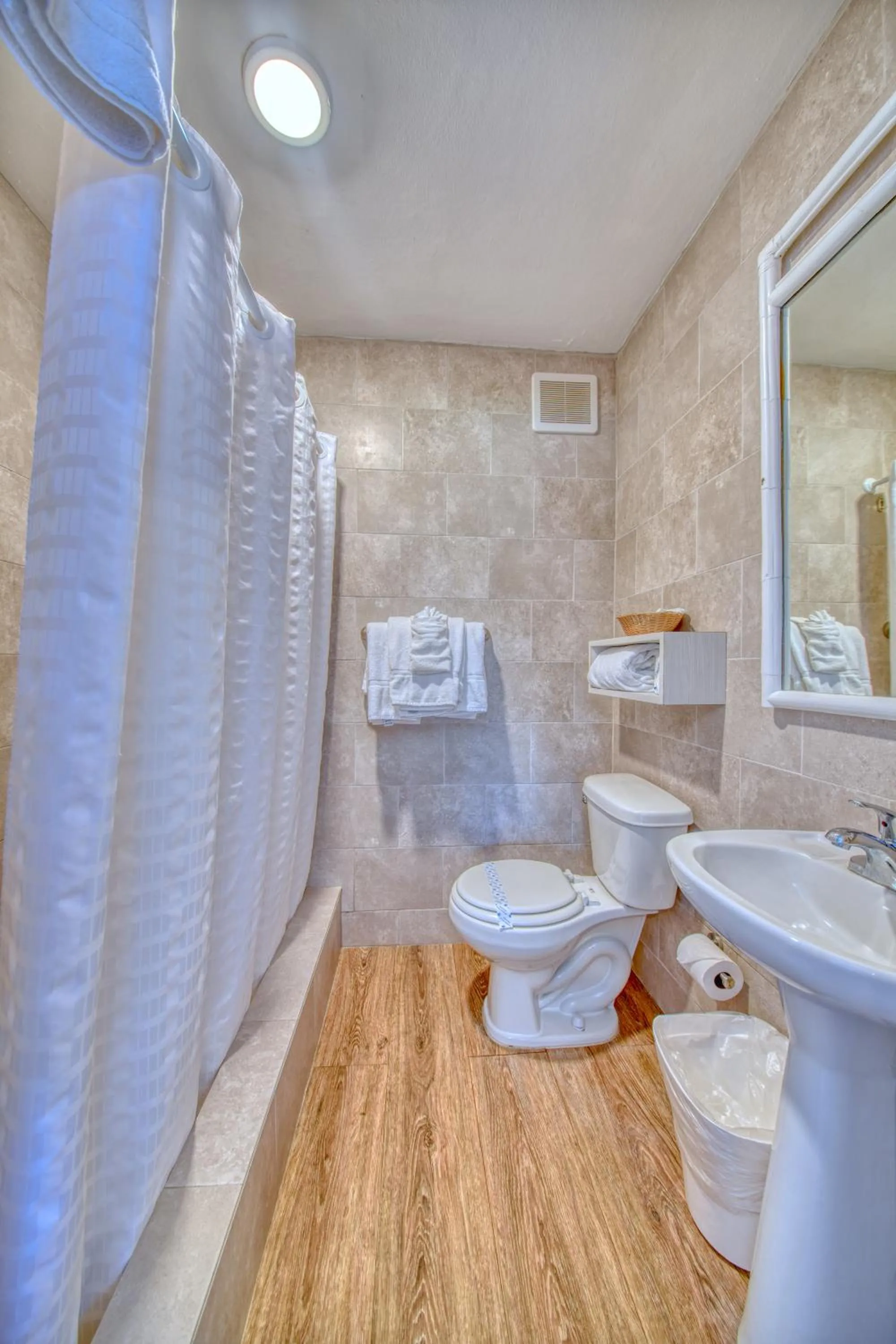 Shower in Rincon of the Seas Grand Caribbean Hotel