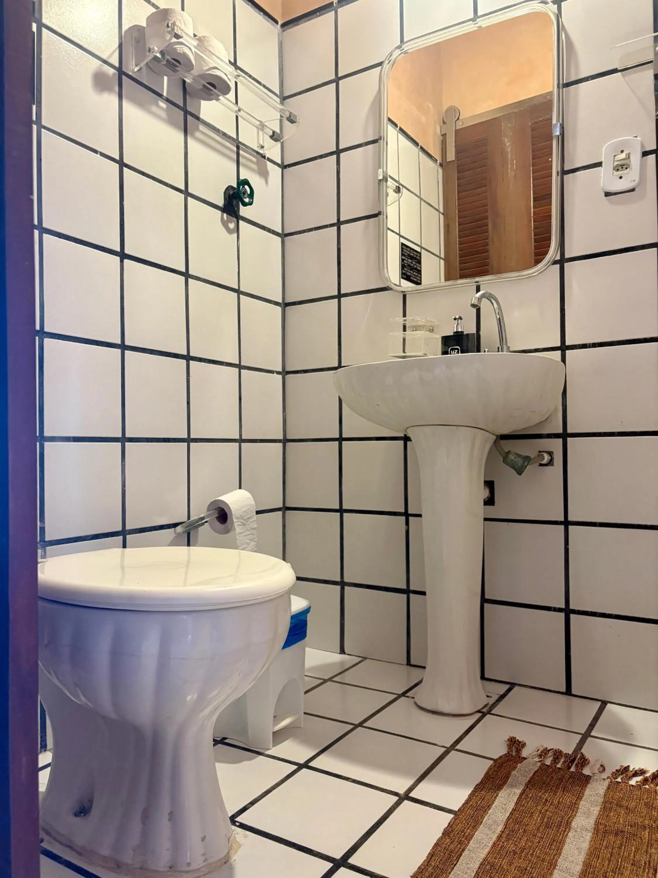 Bathroom in Novos Baianos Hostel e Pousada