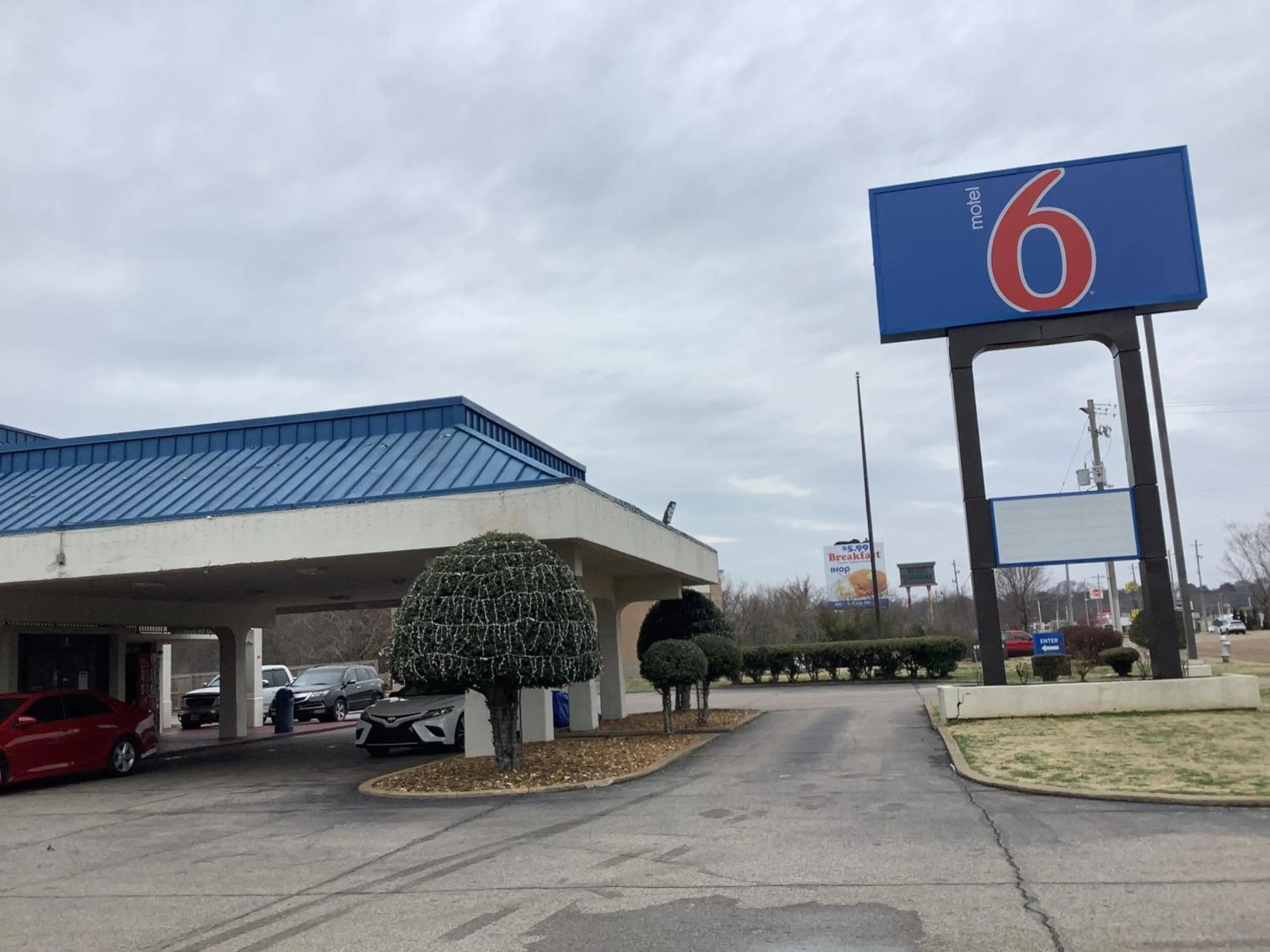Property logo or sign in Motel 6-Memphis, TN - East