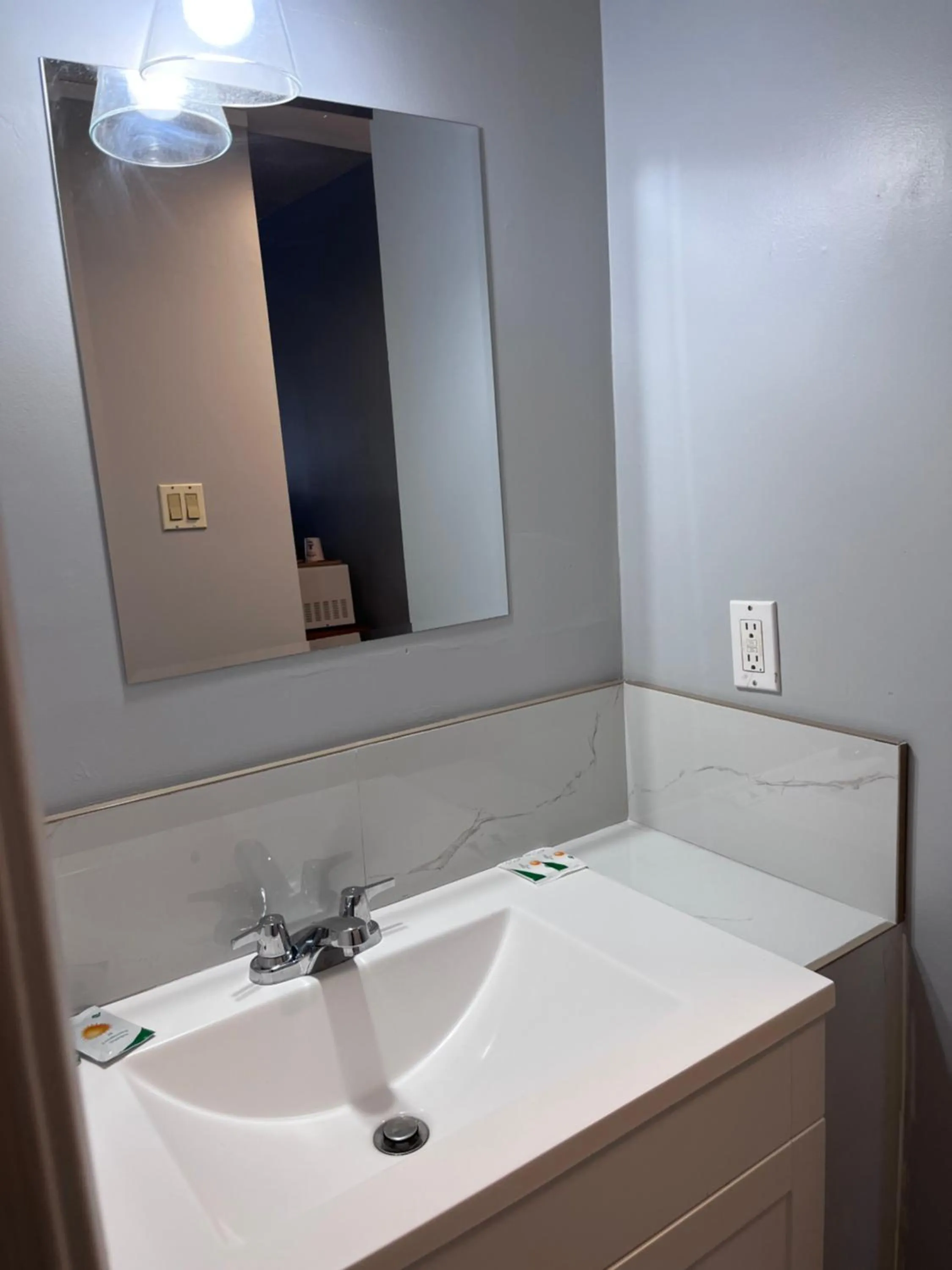 Knights Inn - Park Villa Motel, Midland