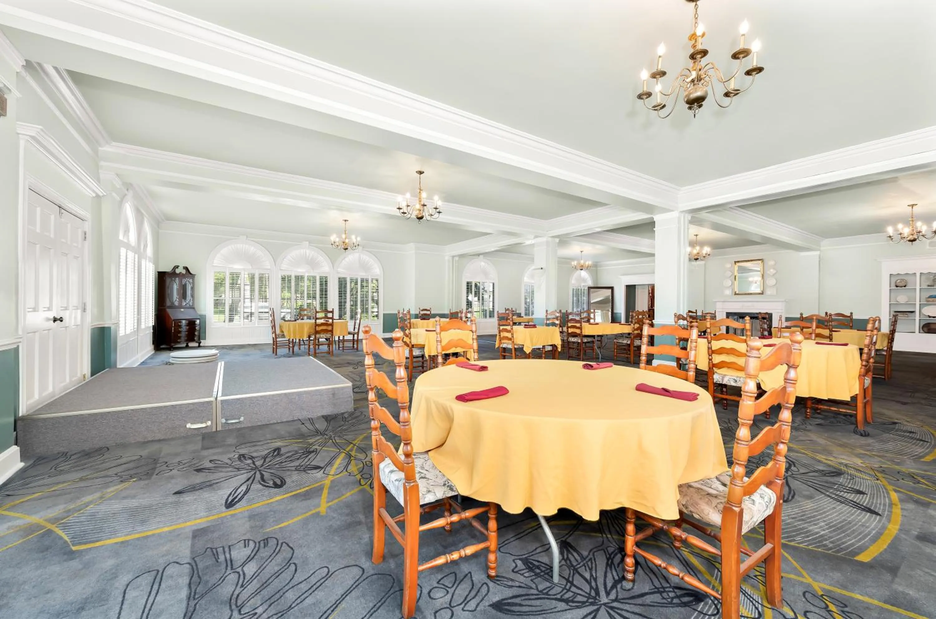 Banquet/Function facilities in Americas Best Value Inn Historic Clewiston Inn