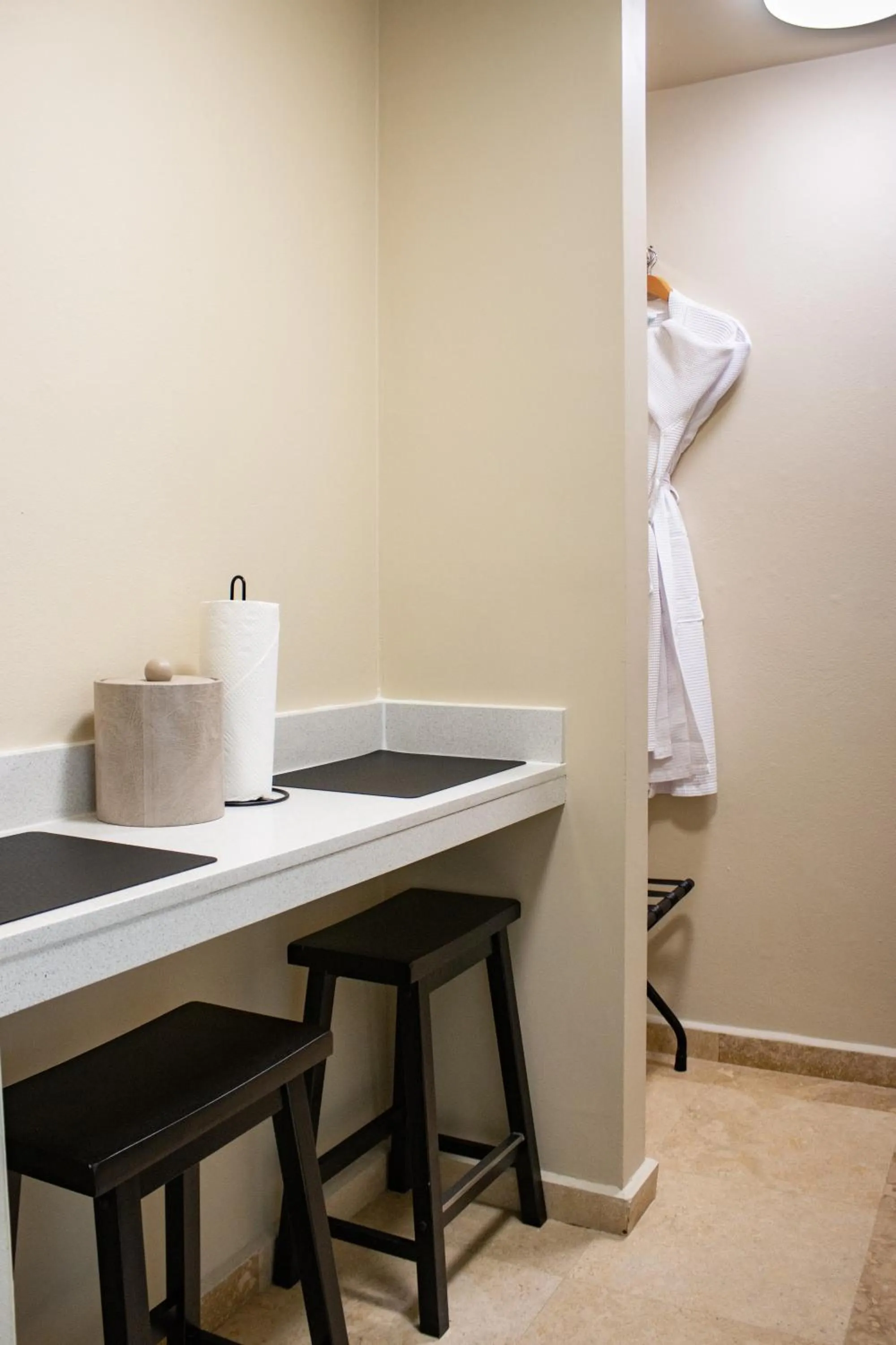 Dining area in Ciqala Suites Hotel - San Juan