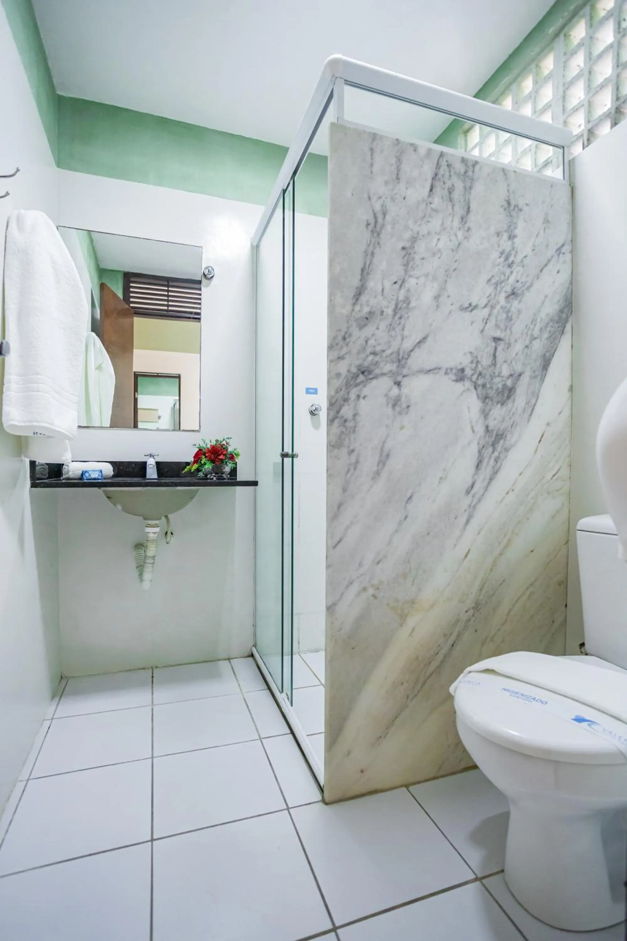 Bathroom in Valencia Hotel Natal