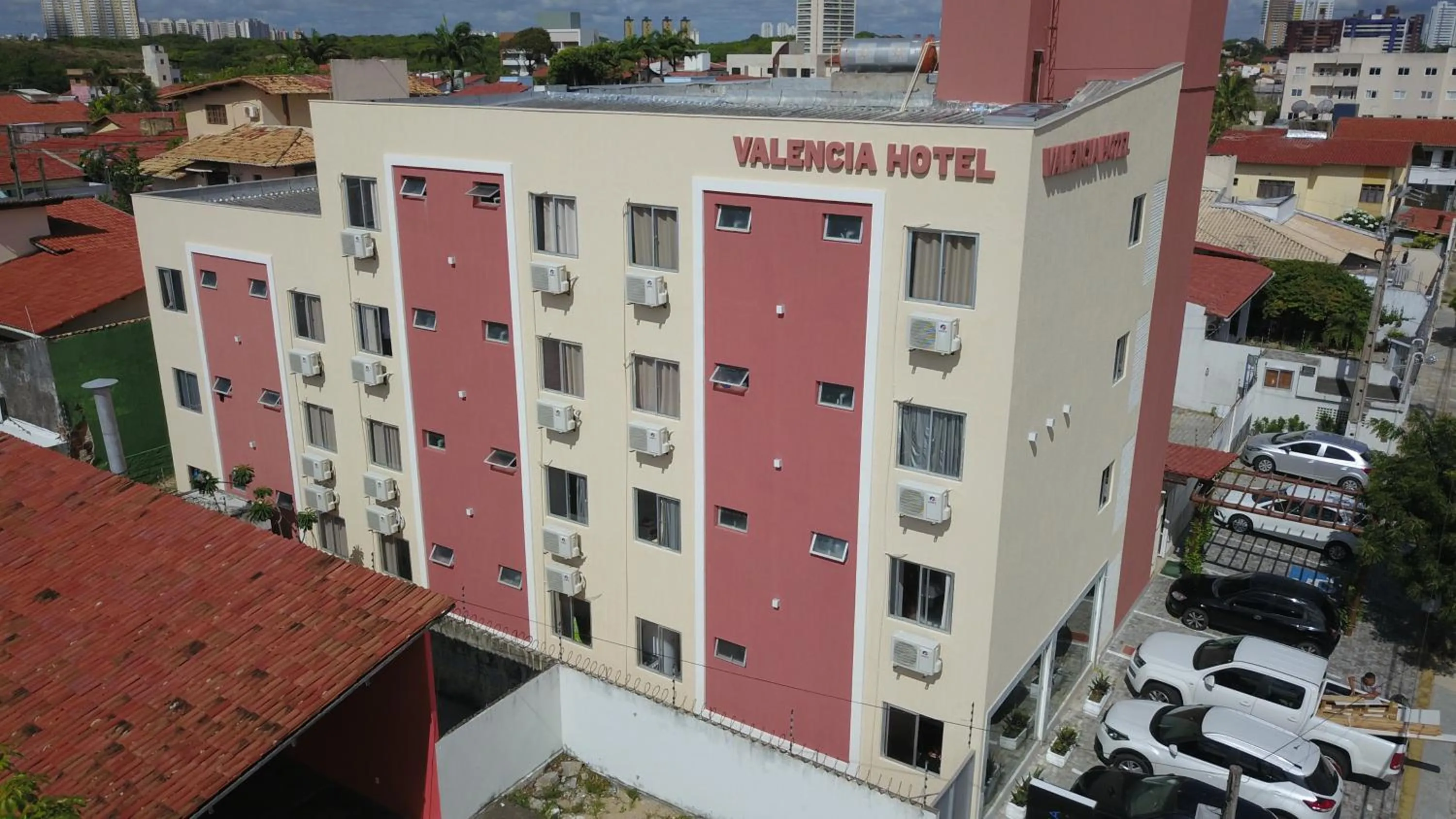 Property building in Valencia Hotel Natal