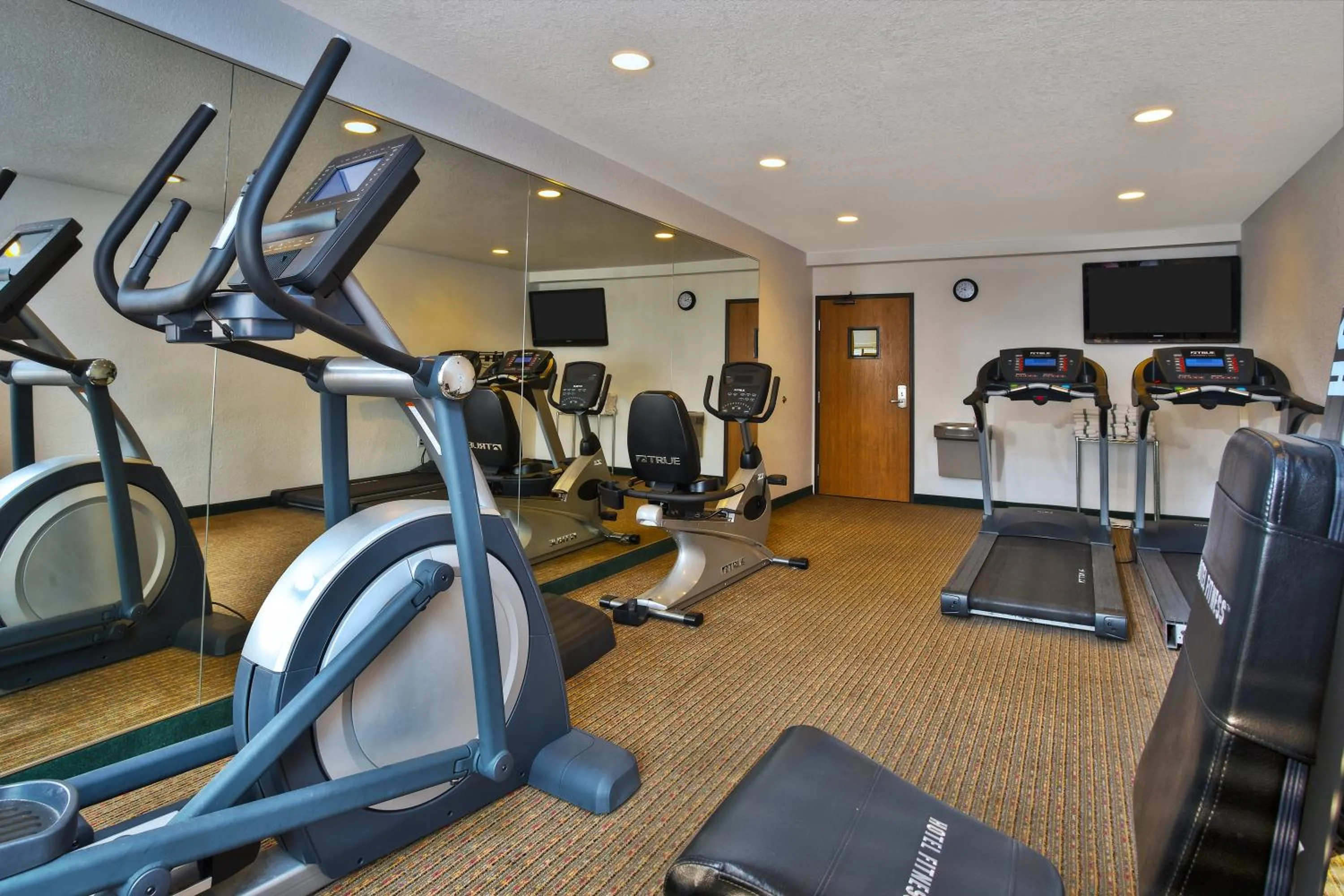 Fitness centre/facilities in Holiday Inn Express Hotel & Suites Petoskey by IHG