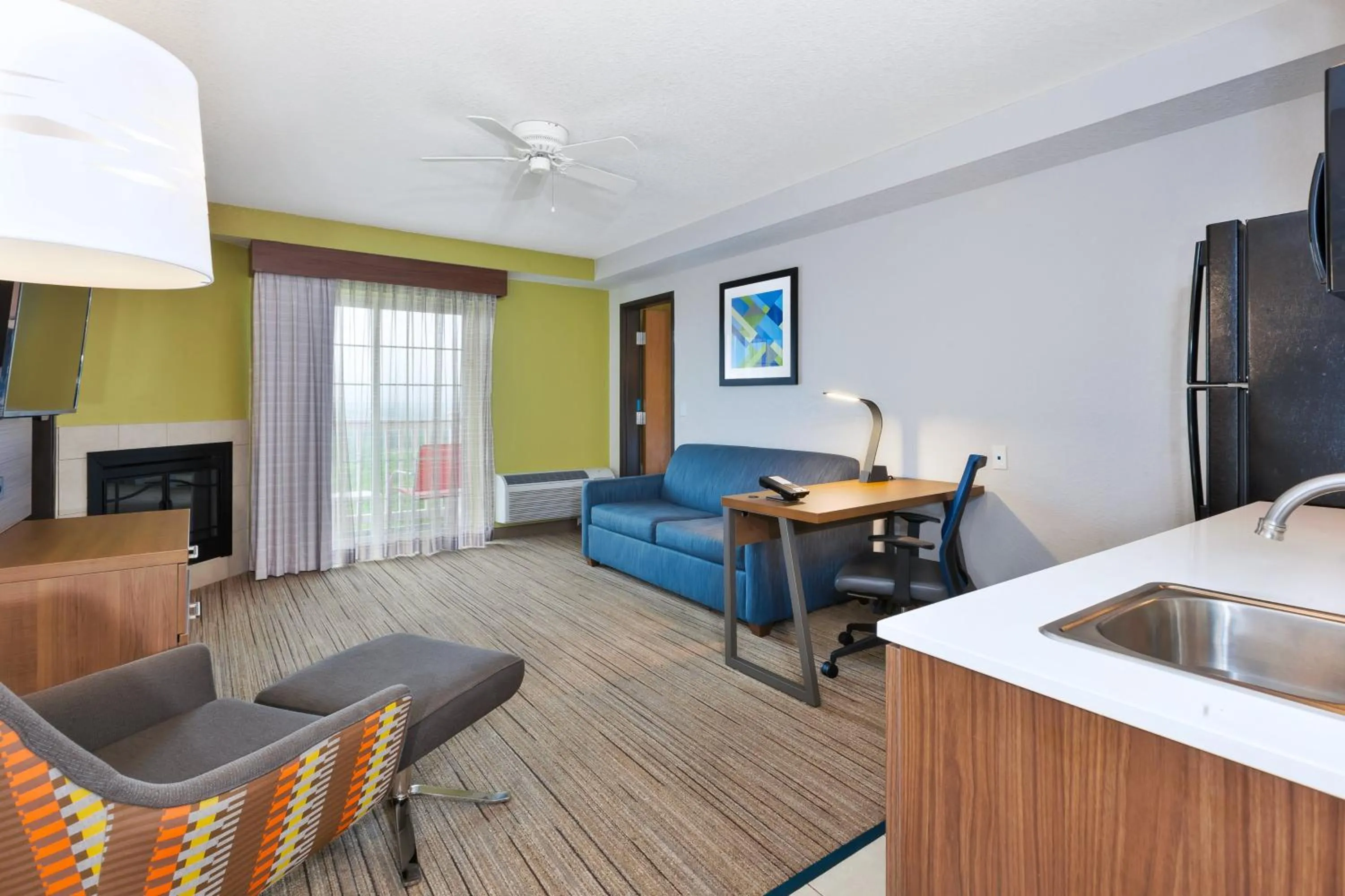 Photo of the whole room in Holiday Inn Express Hotel & Suites Petoskey by IHG