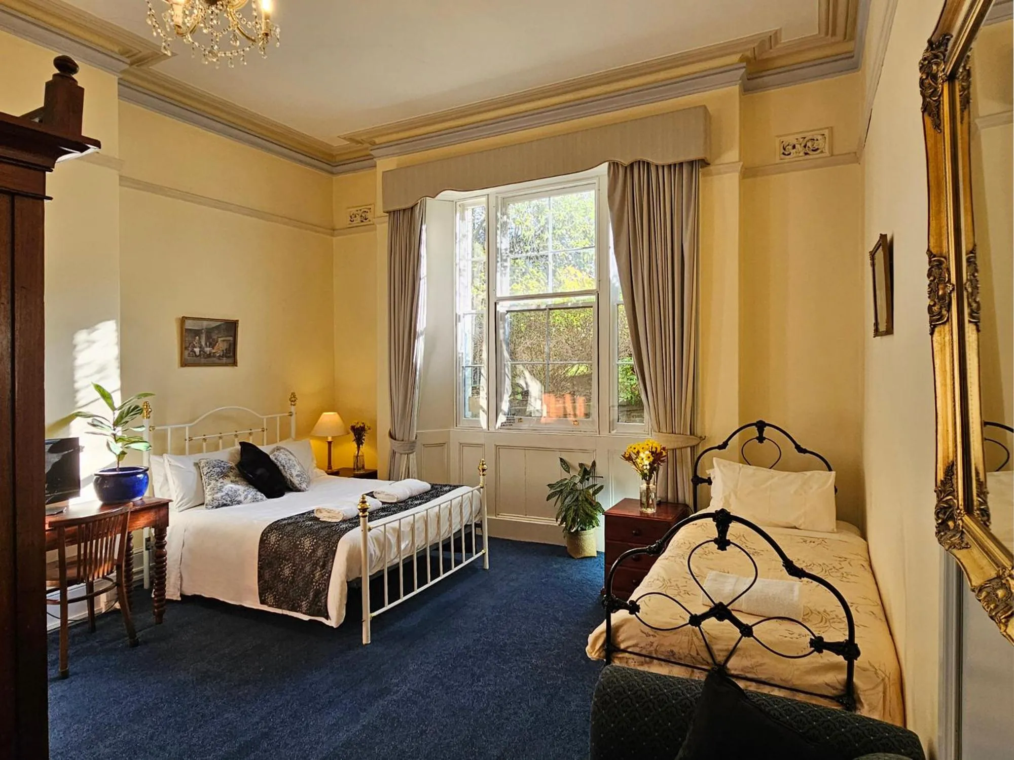 Bedroom, Bed in The Lodge on Elizabeth