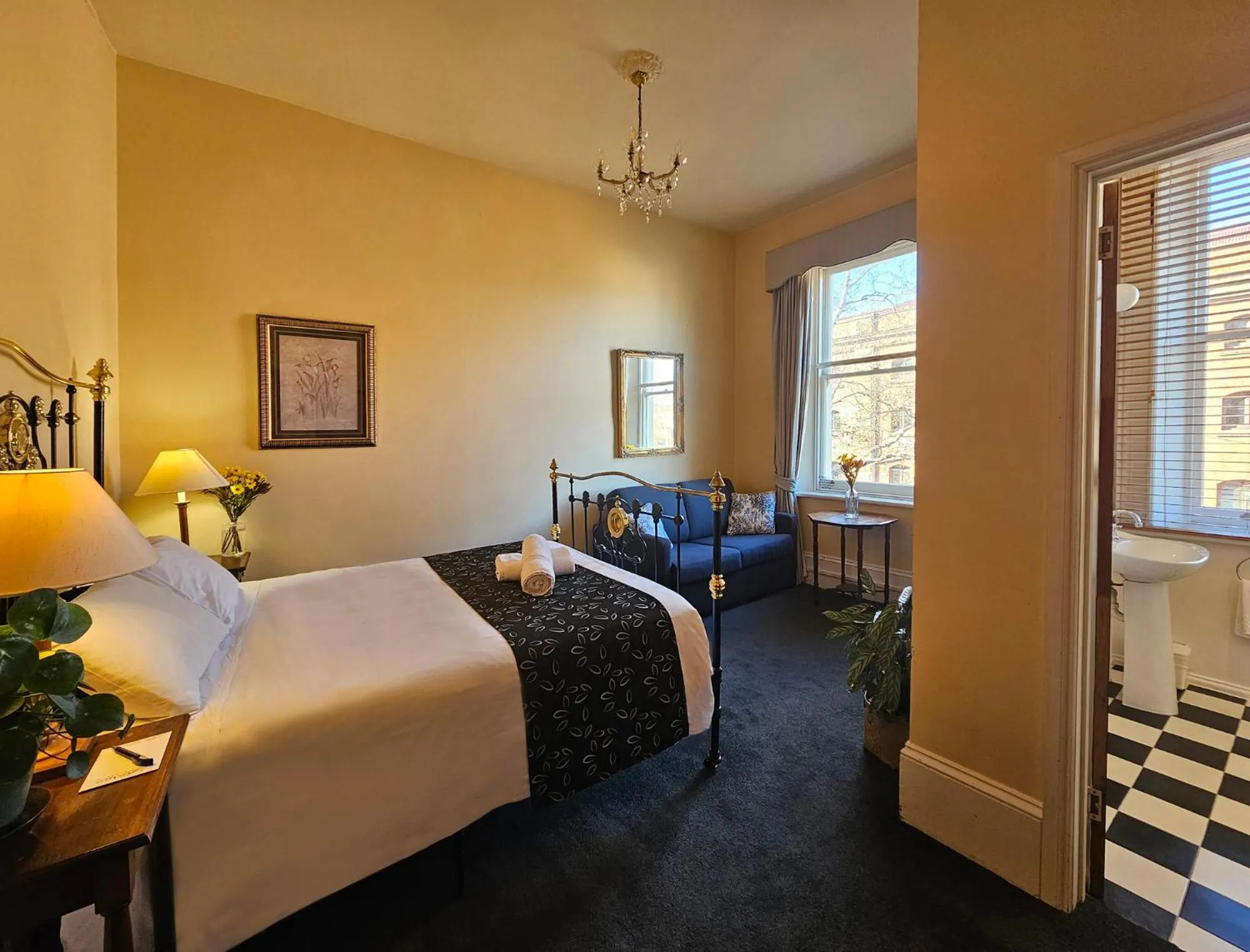 Bedroom, Bed in The Lodge on Elizabeth