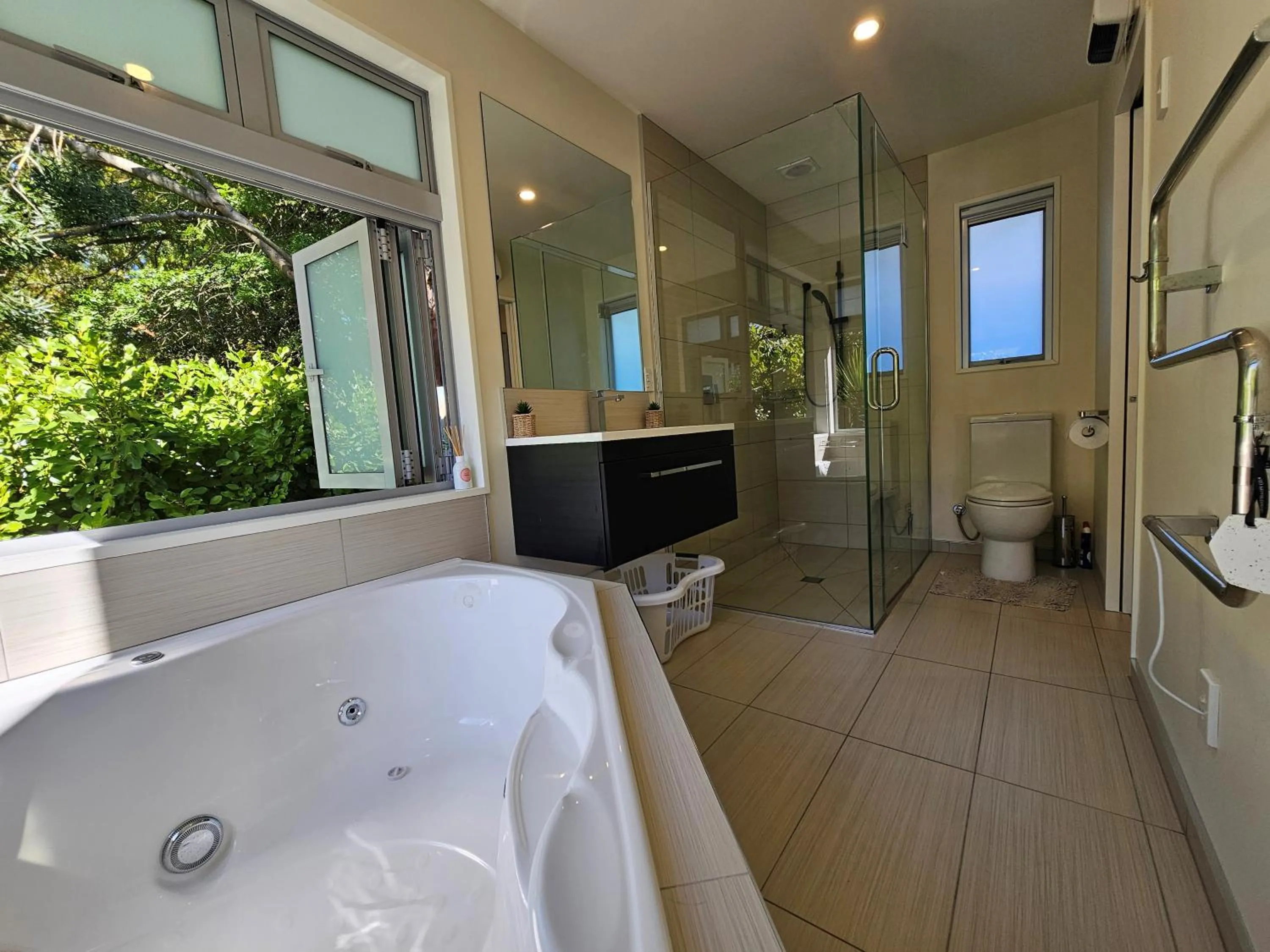 Shower in Azena Suites & Apartment