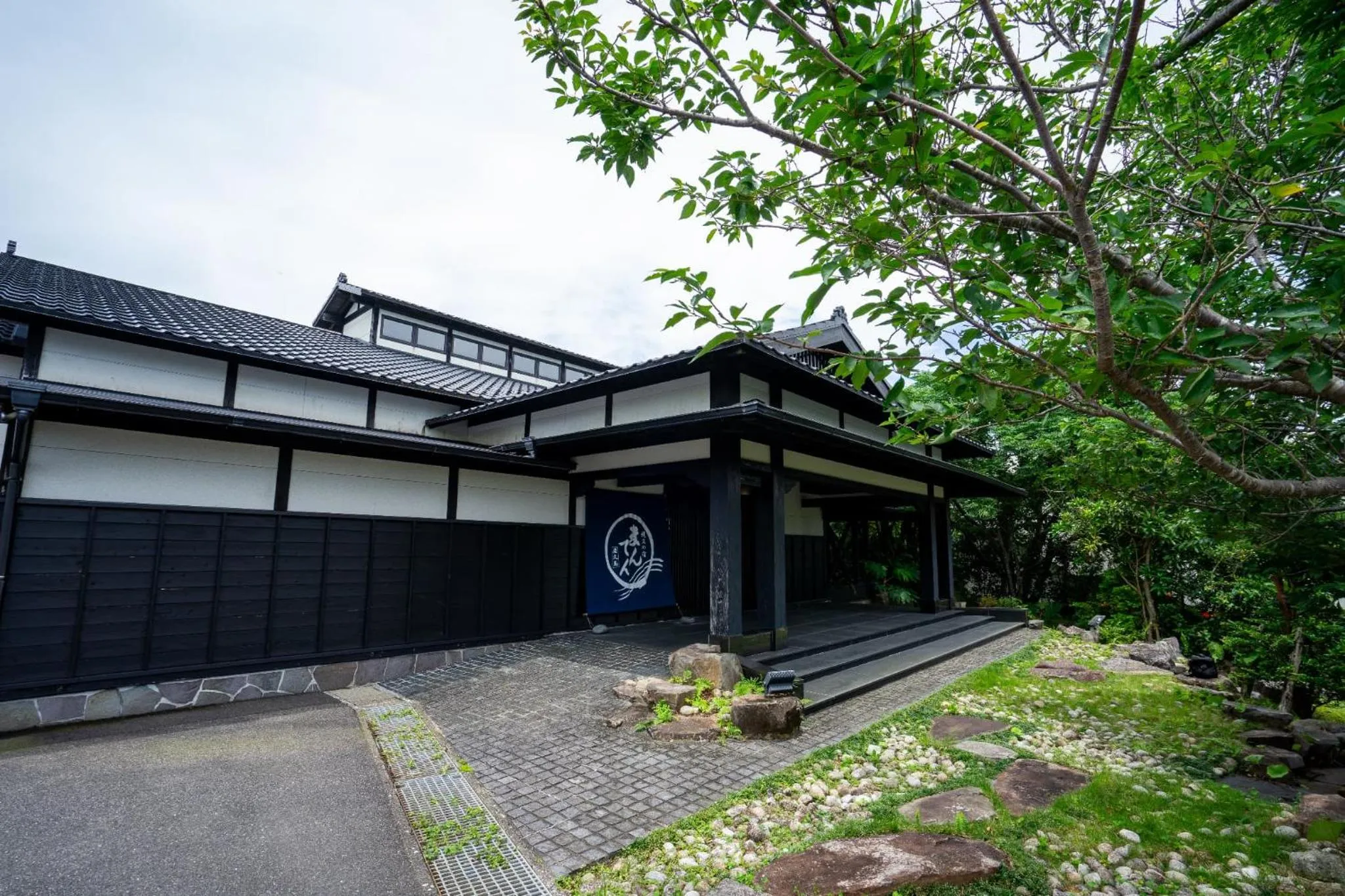 Property building in Jomon no Yado Manten