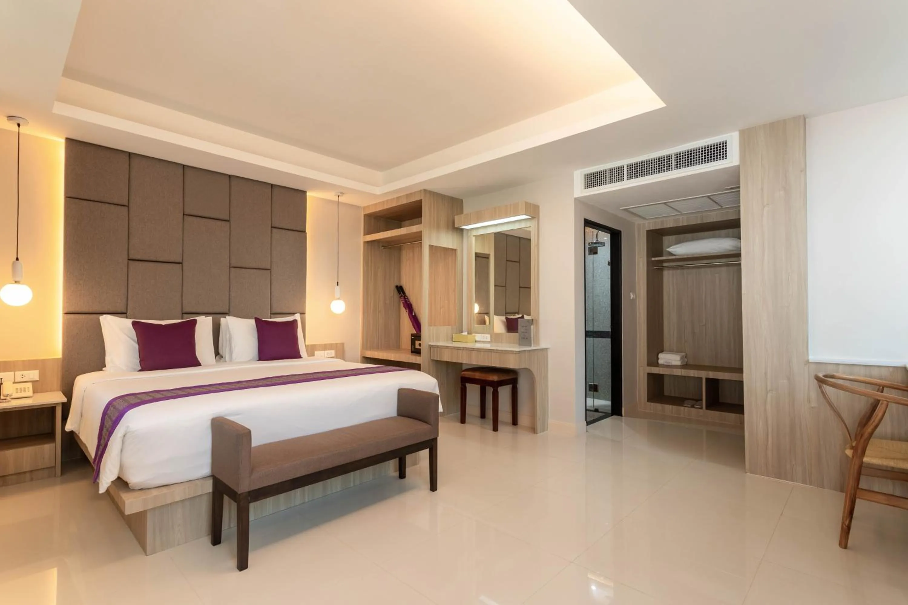 Photo of the whole room, Bed in The L Resort, Krabi