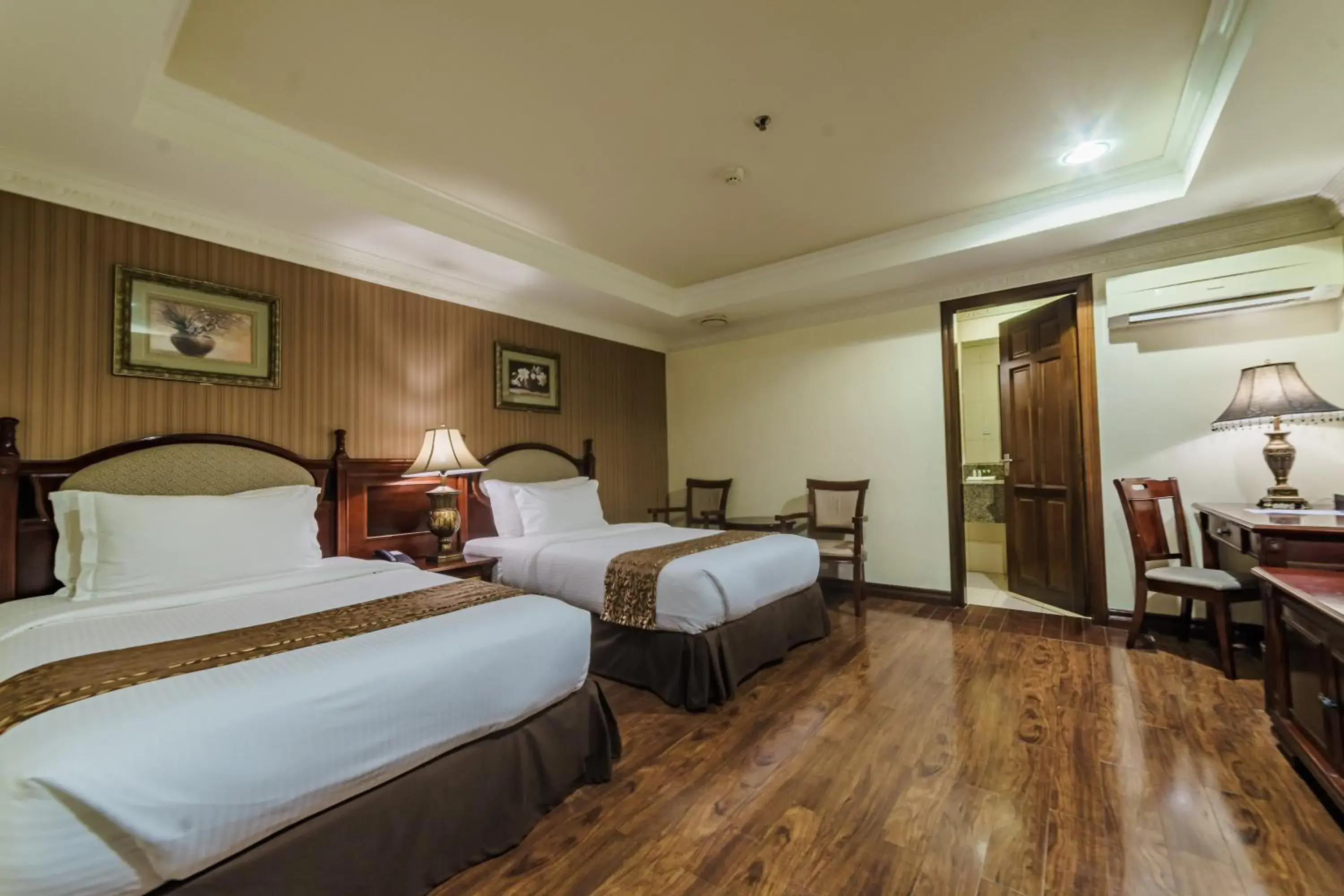 Executive Twin Room (Breakfast for 2) in Villa Caceres Hotel Executive Twin Room (Breakfast for 2) in Villa Caceres Hotel