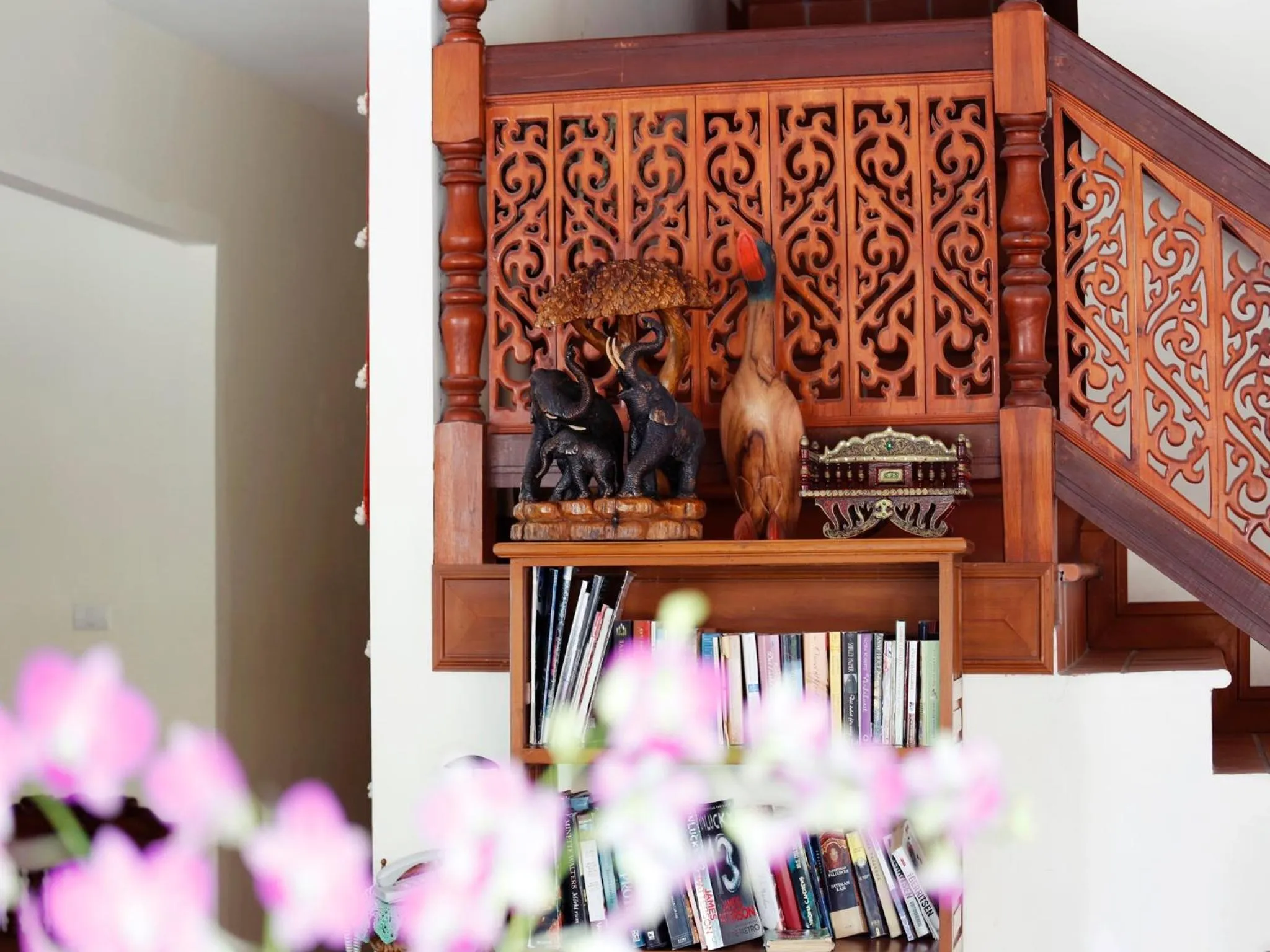 Library in The Orchid House - SHA Extra Plus