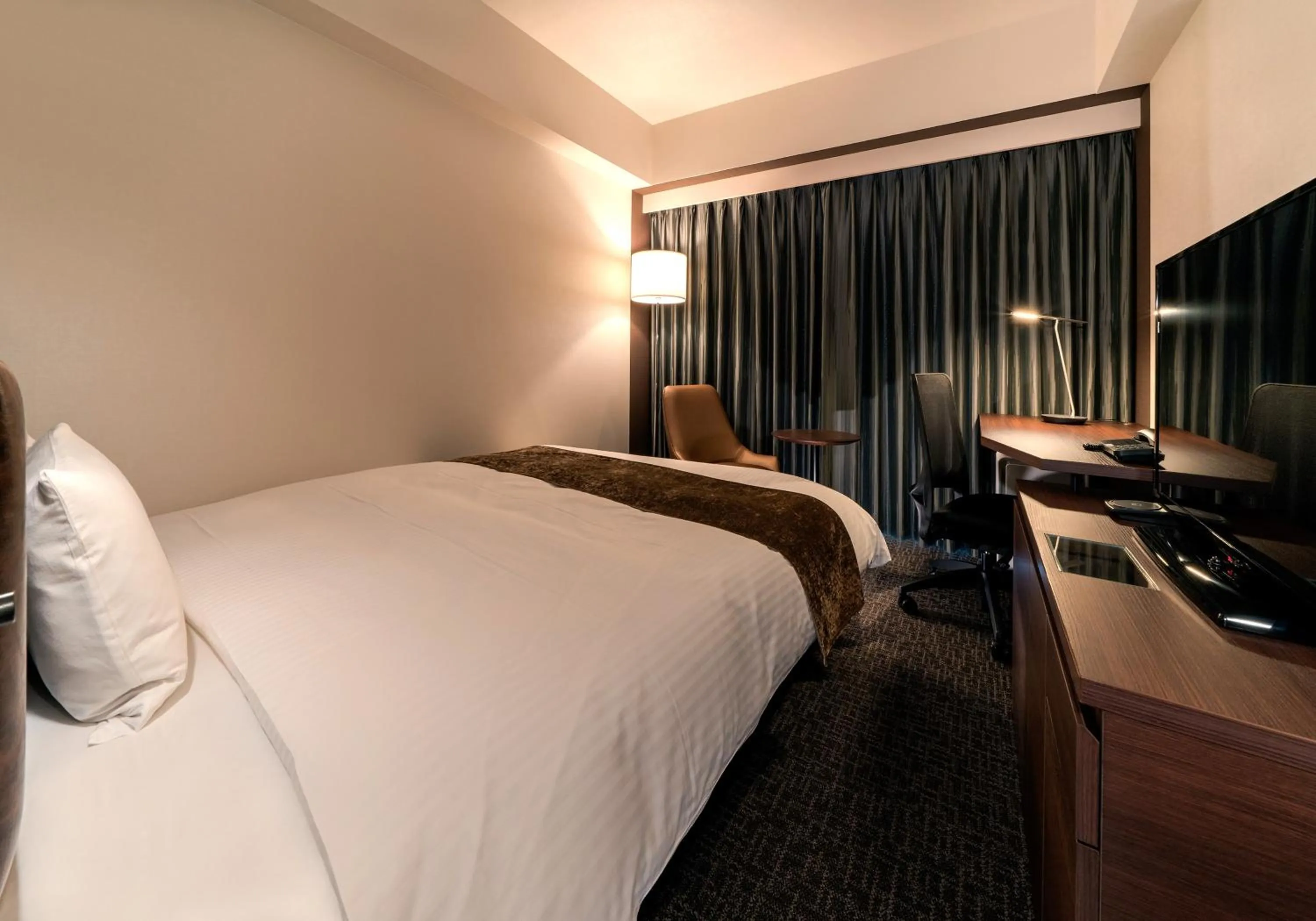 Bedroom, Bed in Daiwa Roynet Hotel Chiba-chuo