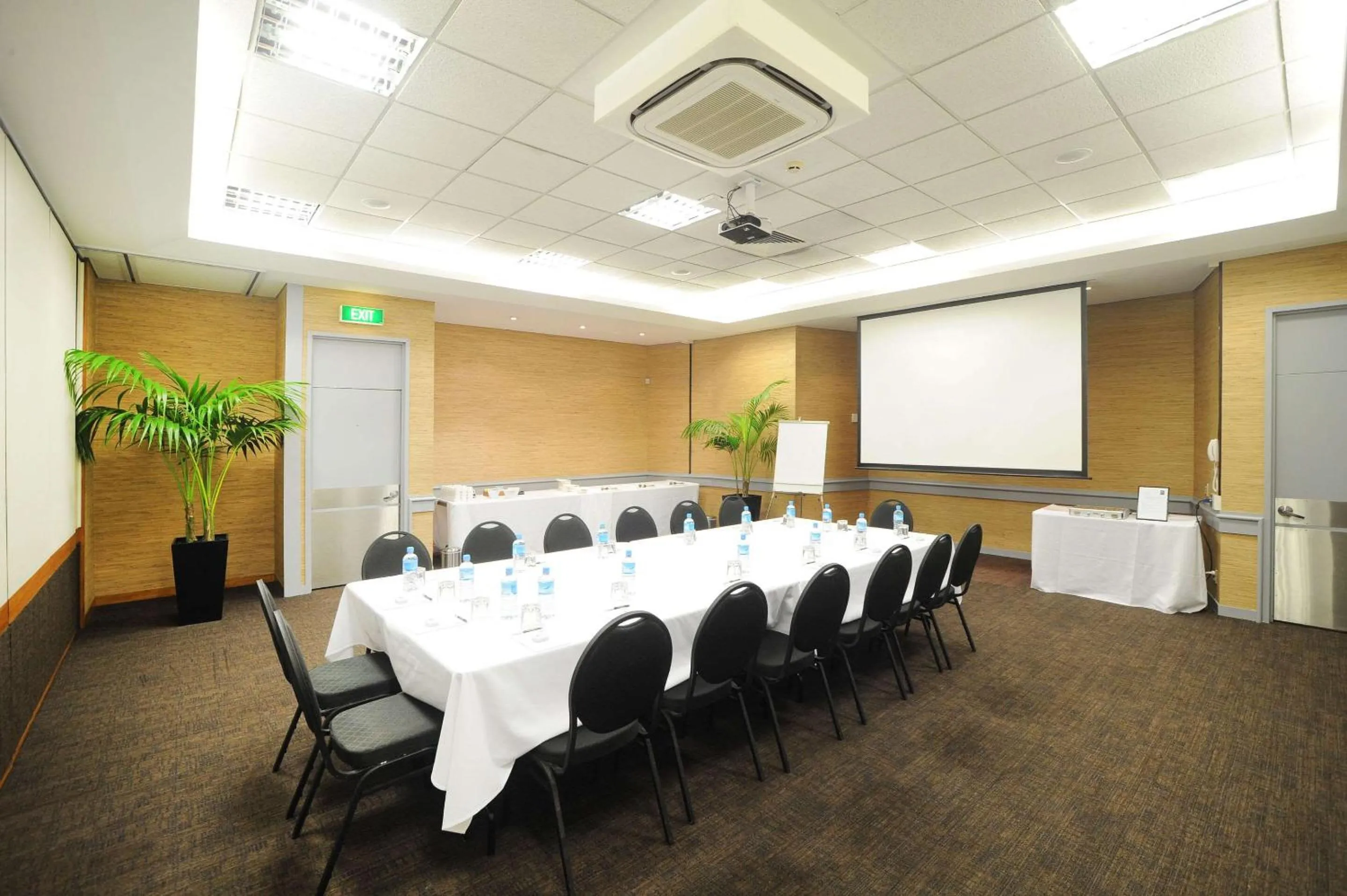 Meeting/conference room in Quality Hotel Lincoln Green