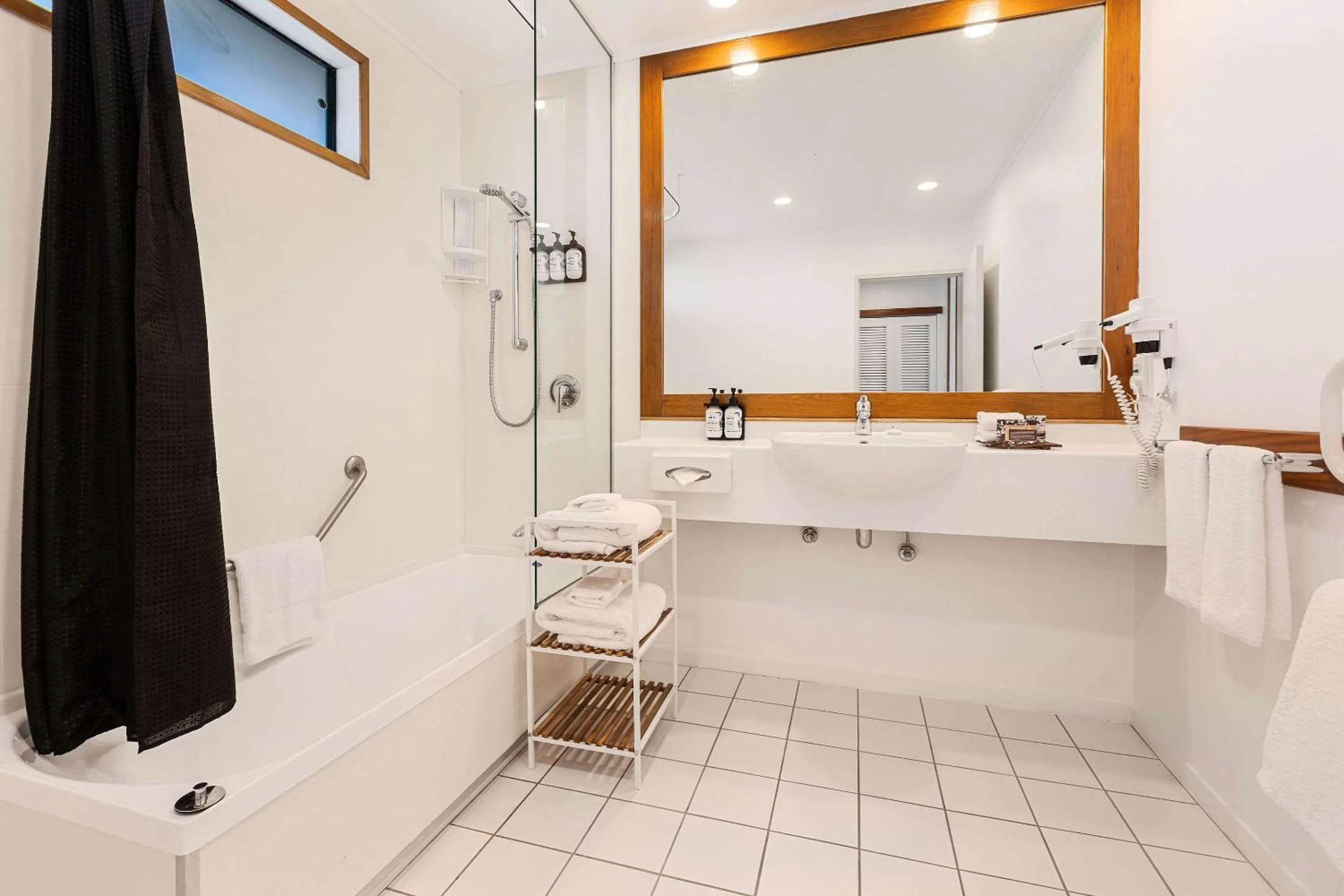 Bedroom in Quality Hotel Lincoln Green