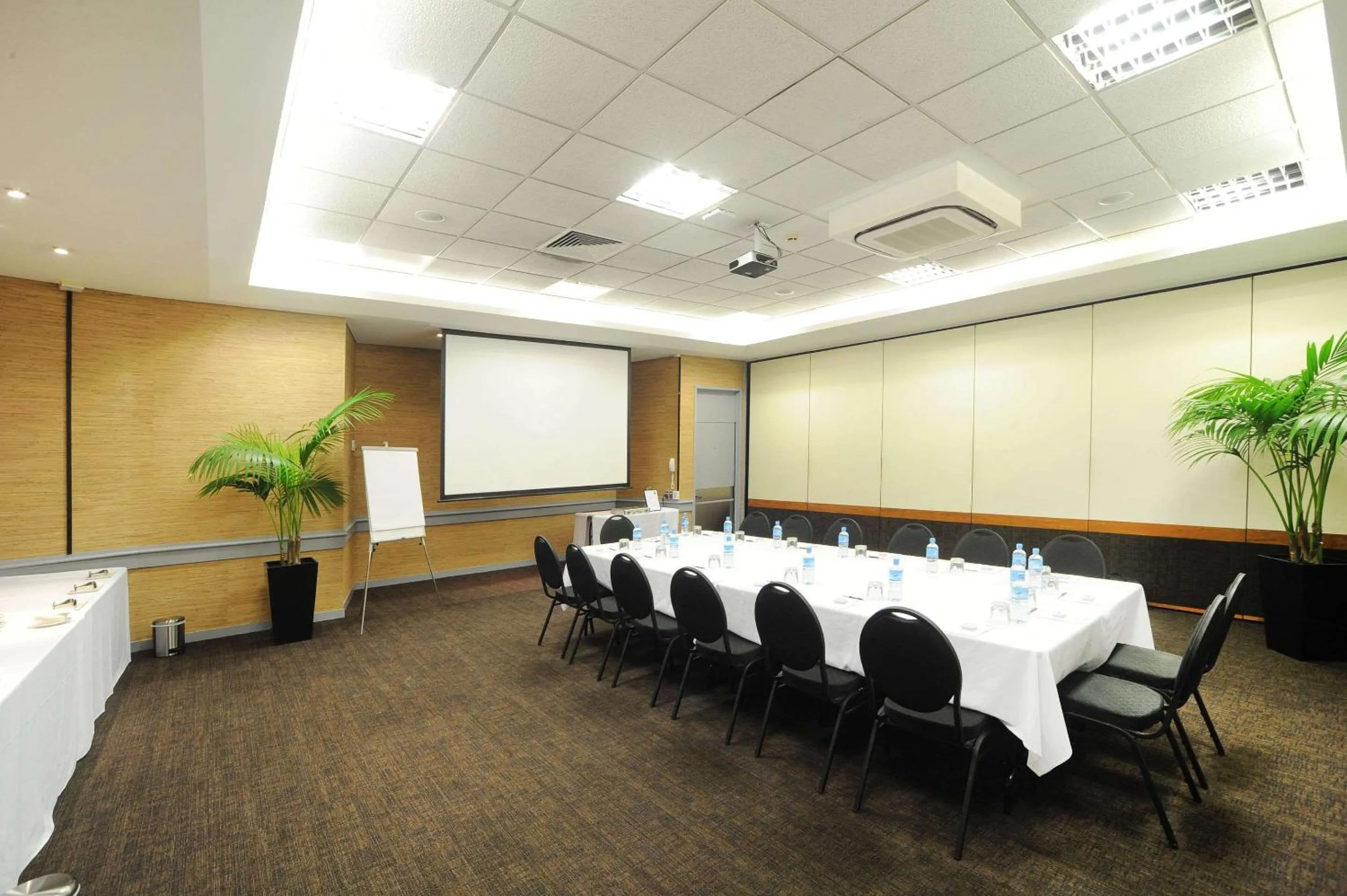 Meeting/conference room in Quality Hotel Lincoln Green