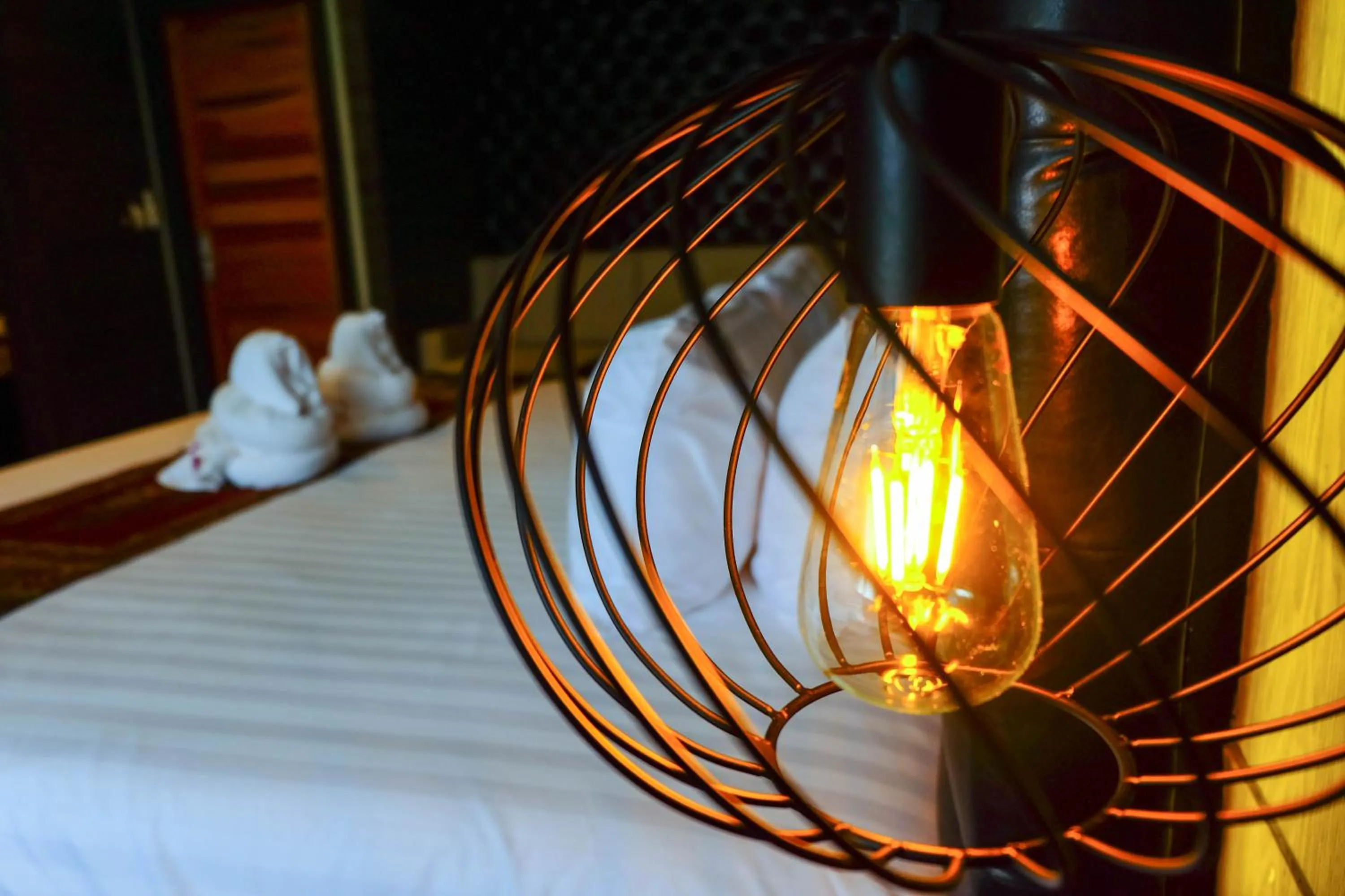 Bed in The Glory Gold