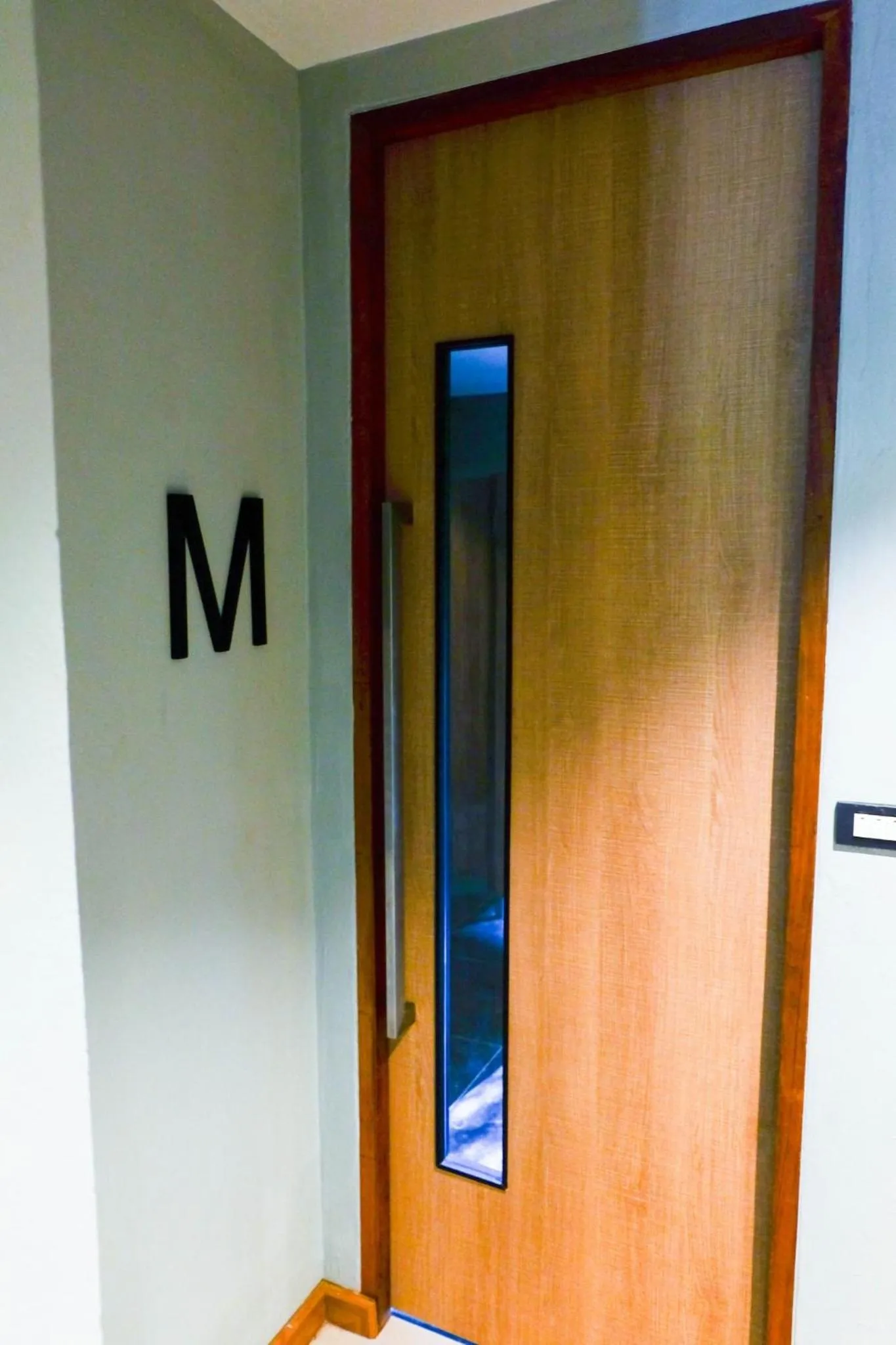 Toilet in The Glory Gold