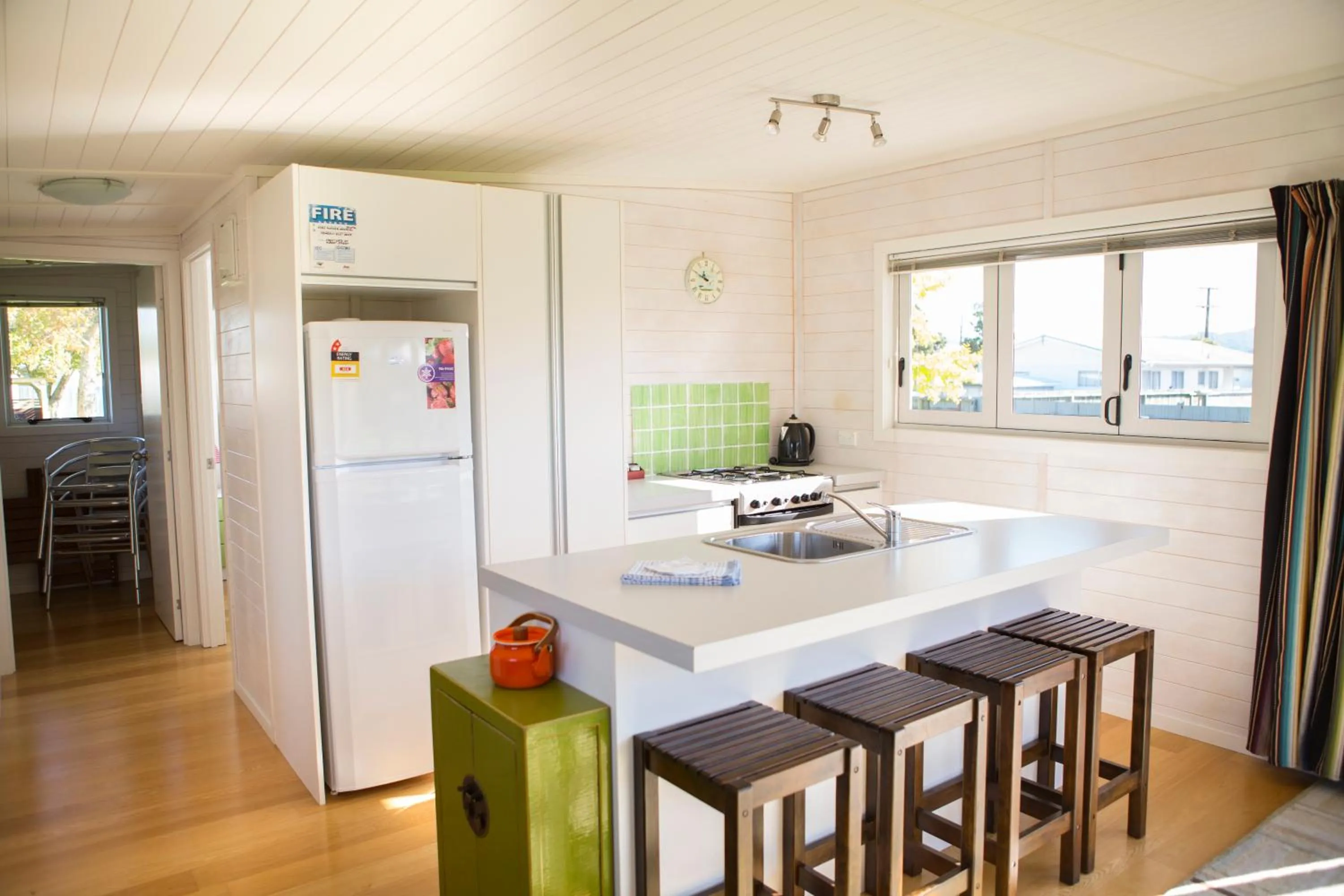 Kitchen or kitchenette in Mercury Bay Holiday Park